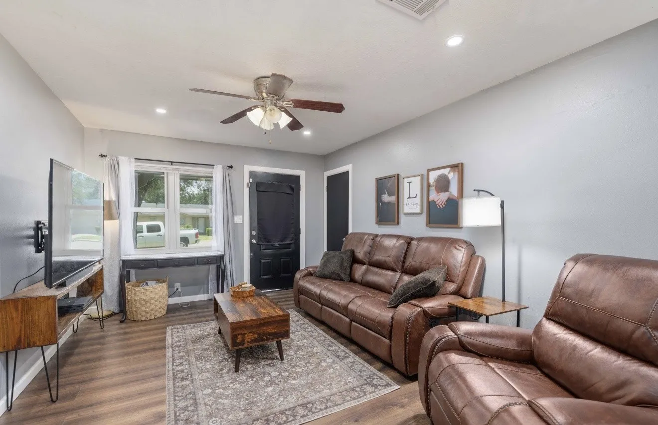 Single Family Residence For Sale in Brown County , 1608 Campa Drive, Brownwood, Texas 76801, 4 Bedroom, 2 Bathroom, Garage spaces, 1,621 Sqft, built in 1962, mls#21314898, Real Estate Agent in Brownwood, Homes For Sale in Brown county, Homes For Sale in Brownwood, Realtor in Brownwood Texas, Real Estate Brokerage Independent Realty Texas, Luminita Cordes Realtor