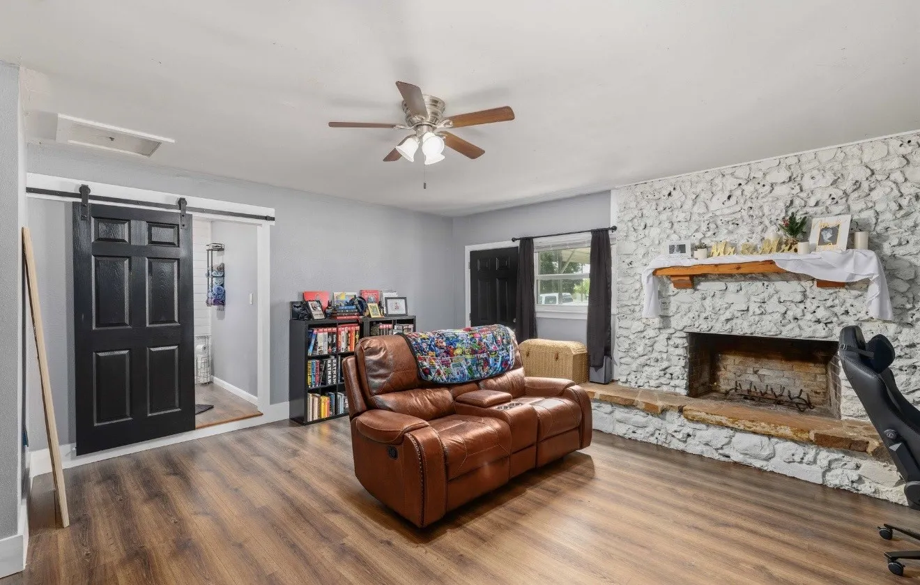 Single Family Residence For Sale in Brown County , 1608 Campa Drive, Brownwood, Texas 76801, 4 Bedroom, 2 Bathroom, Garage spaces, 1,621 Sqft, built in 1962, mls#21314898, Real Estate Agent in Brownwood, Homes For Sale in Brown county, Homes For Sale in Brownwood, Realtor in Brownwood Texas, Real Estate Brokerage Independent Realty Texas, Luminita Cordes Realtor