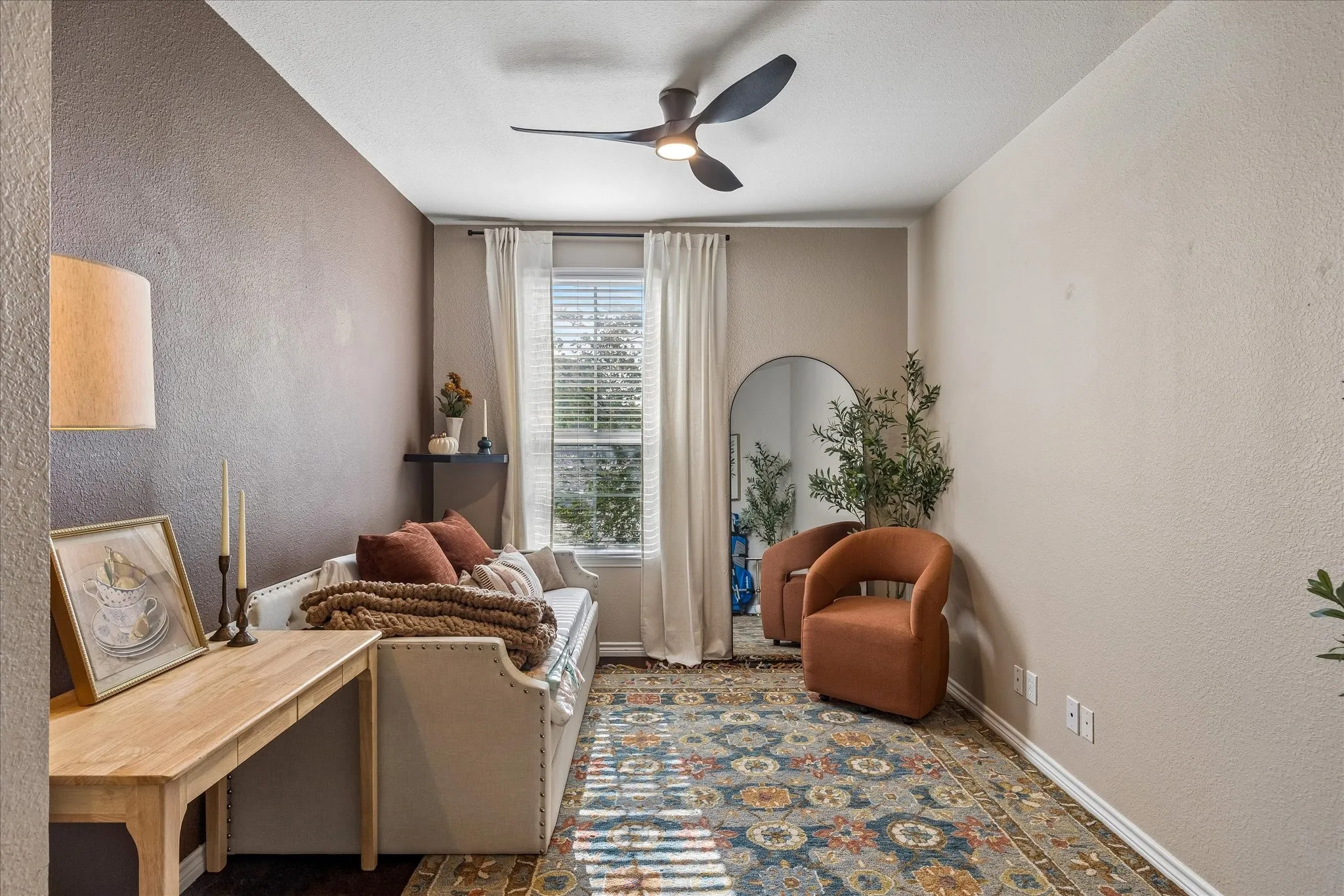 Condominium For Sale in Tarrant County , 950 Henderson Street 1220, Fort Worth, Texas 76102, 2 Bedroom, 2 Bathroom, Garage spaces, 1,272 Sqft, built in 2007, mls#21313521, Real Estate Agent in Fort Worth, Homes For Sale in Tarrant county, Homes For Sale in Fort Worth, Realtor in Fort Worth Texas, Real Estate Brokerage Independent Realty Texas, Luminita Cordes Realtor