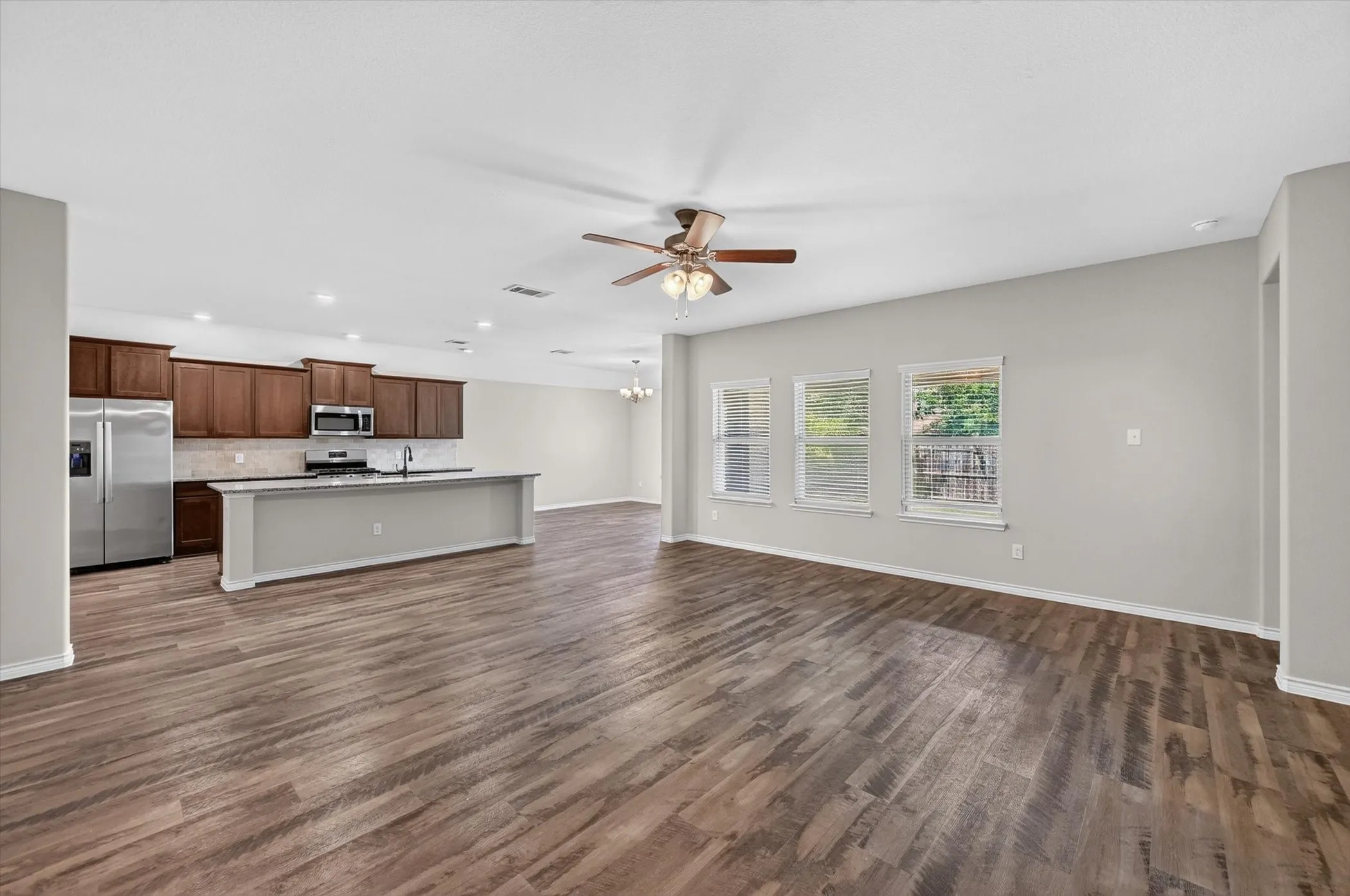 Single Family Residence For Sale in Ellis County , 205 Watson Street, Red Oak, Texas 75154, 4 Bedroom, 2 Bathroom, 2 Garage spaces, 2,210 Sqft, built in 2018, mls#21314889, Real Estate Agent in Red Oak, Homes For Sale in Ellis county, Homes For Sale in Red Oak, Realtor in Red Oak Texas, Real Estate Brokerage Independent Realty Texas, Luminita Cordes Realtor