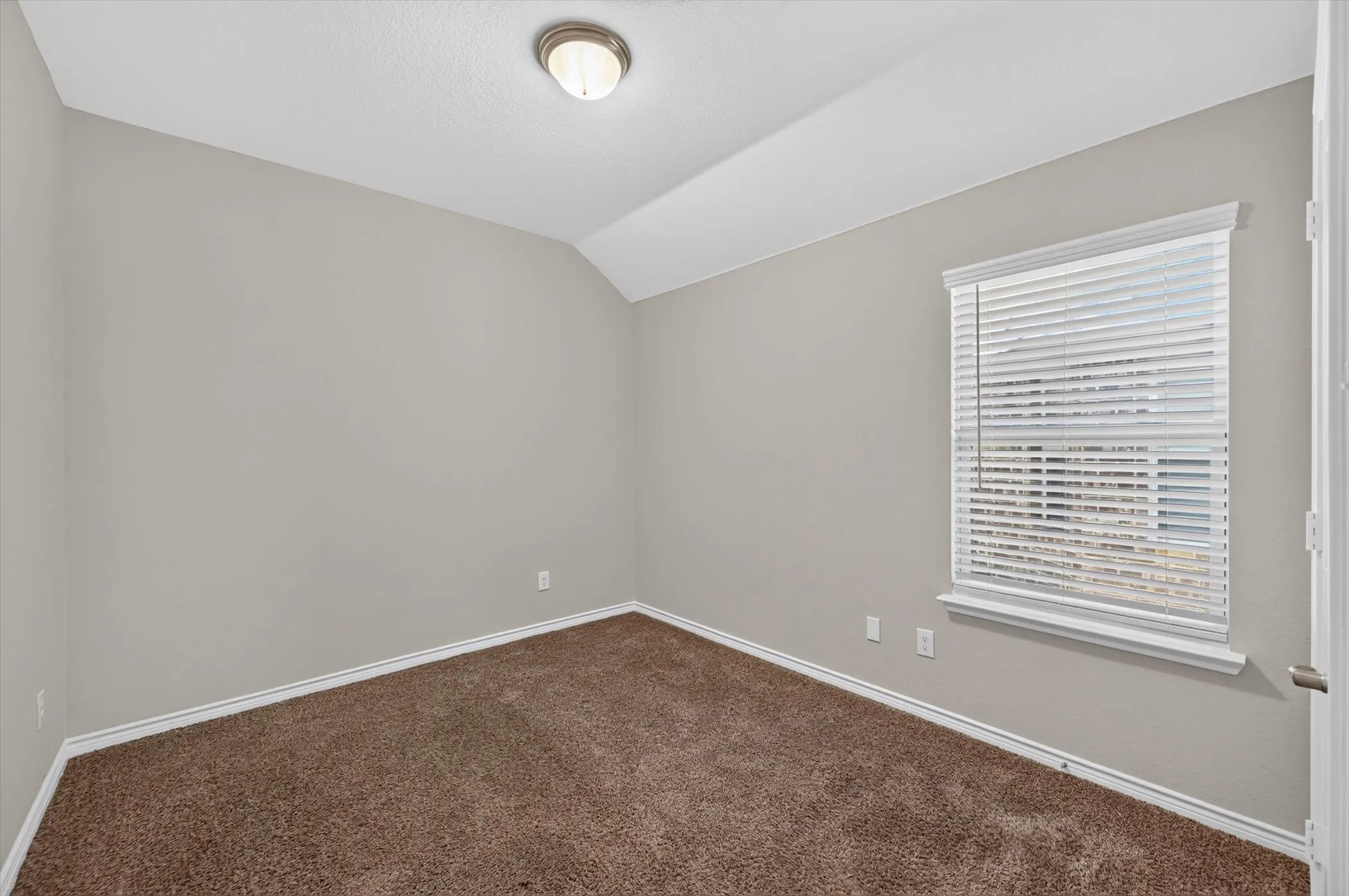Single Family Residence For Sale in Ellis County , 205 Watson Street, Red Oak, Texas 75154, 4 Bedroom, 2 Bathroom, 2 Garage spaces, 2,210 Sqft, built in 2018, mls#21314889, Real Estate Agent in Red Oak, Homes For Sale in Ellis county, Homes For Sale in Red Oak, Realtor in Red Oak Texas, Real Estate Brokerage Independent Realty Texas, Luminita Cordes Realtor