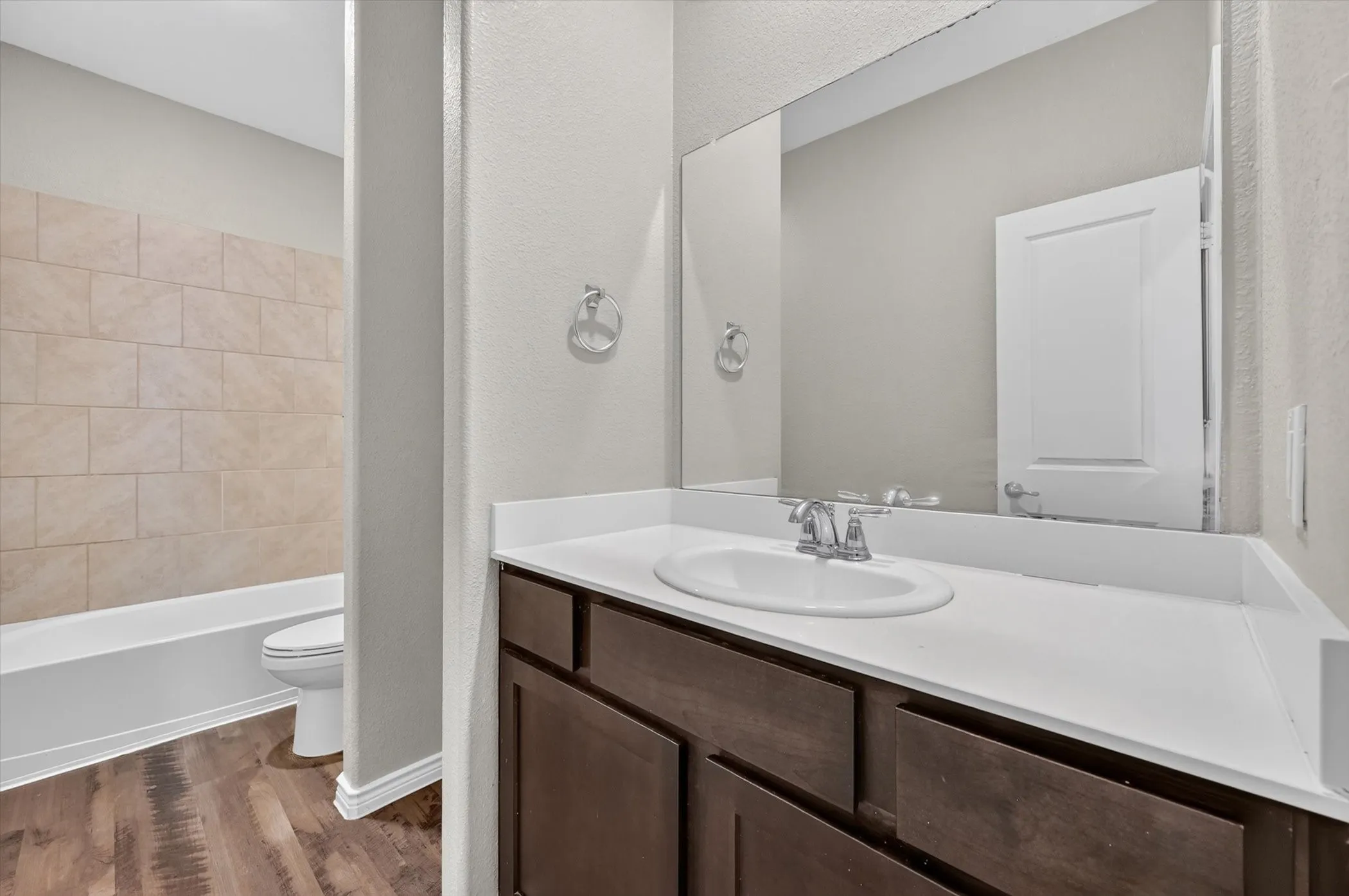 Single Family Residence For Sale in Ellis County , 205 Watson Street, Red Oak, Texas 75154, 4 Bedroom, 2 Bathroom, 2 Garage spaces, 2,210 Sqft, built in 2018, mls#21314889, Real Estate Agent in Red Oak, Homes For Sale in Ellis county, Homes For Sale in Red Oak, Realtor in Red Oak Texas, Real Estate Brokerage Independent Realty Texas, Luminita Cordes Realtor