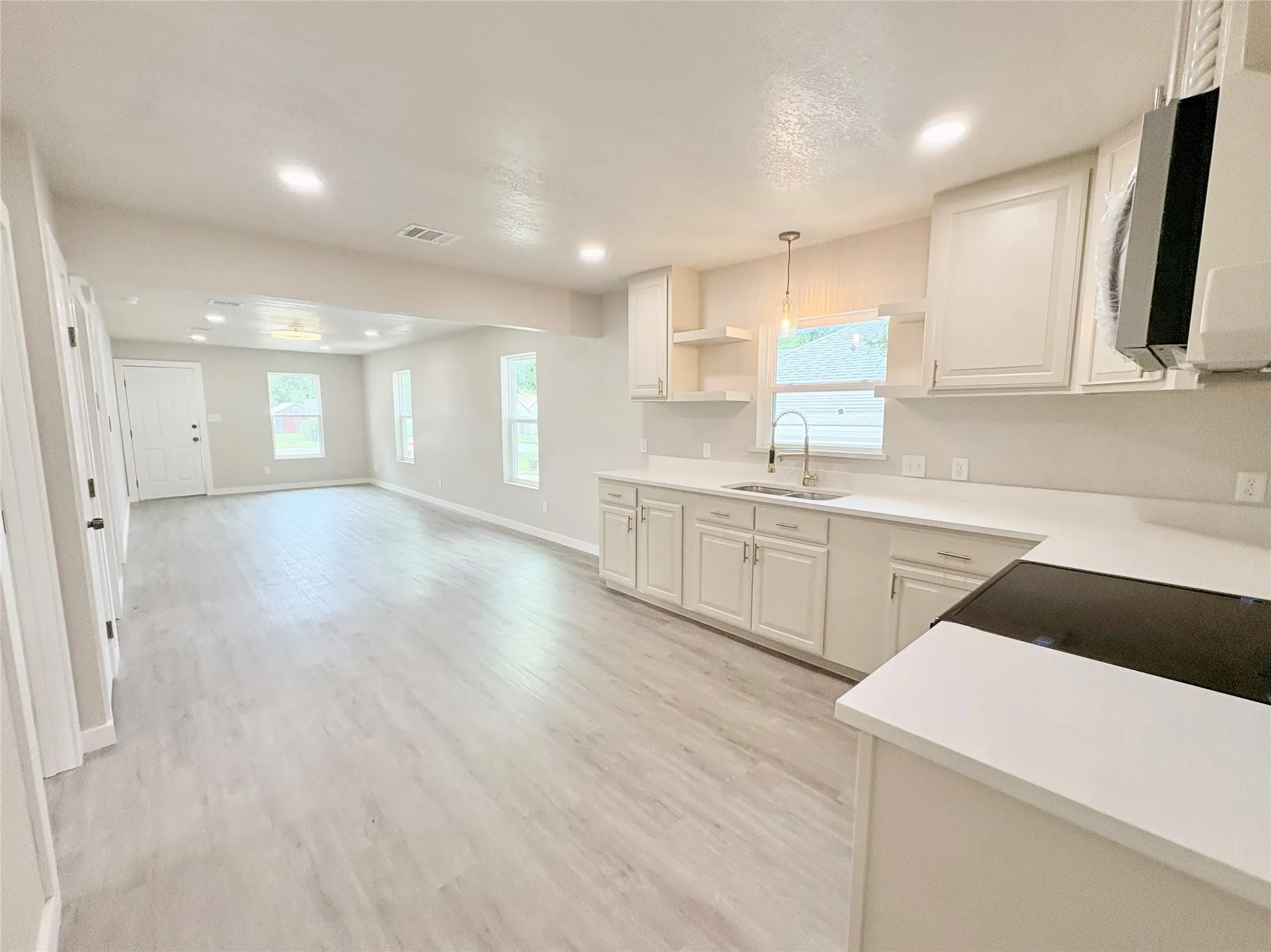 Single Family Residence For Sale in Young County , 1329 4th St, Graham, Texas 76450, 2 Bedroom, 1 Bathroom, Garage spaces, 900 Sqft, built in 1945, Price $138,900, mls#21314226, Real Estate Agent in Graham, Homes For Sale in Young county, Homes For Sale in Graham, Realtor in Graham Texas, Real Estate Brokerage Independent Realty Texas, Luminita Cordes Realtor