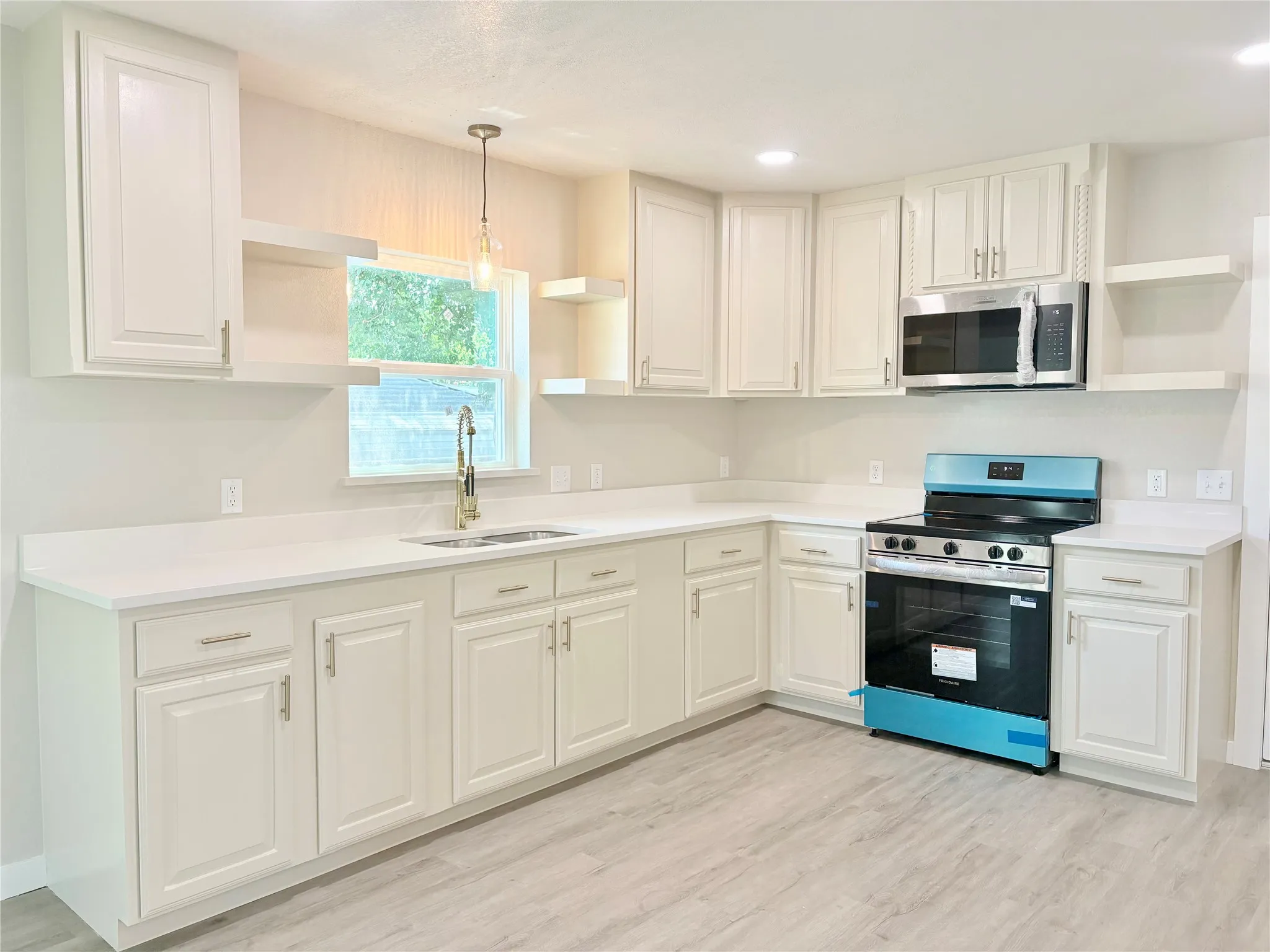 Single Family Residence For Sale in Young County , 1329 4th St, Graham, Texas 76450, 2 Bedroom, 1 Bathroom, Garage spaces, 900 Sqft, built in 1945, Price $138,900, mls#21314226, Real Estate Agent in Graham, Homes For Sale in Young county, Homes For Sale in Graham, Realtor in Graham Texas, Real Estate Brokerage Independent Realty Texas, Luminita Cordes Realtor