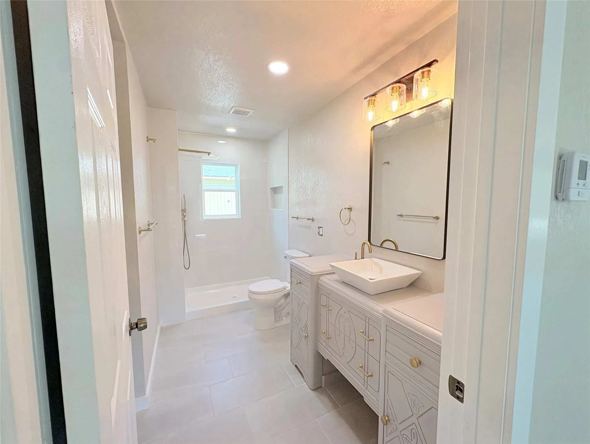 Single Family Residence For Sale in Young County , 1329 4th St, Graham, Texas 76450, 2 Bedroom, 1 Bathroom, Garage spaces, 900 Sqft, built in 1945, Price $138,900, mls#21314226, Real Estate Agent in Graham, Homes For Sale in Young county, Homes For Sale in Graham, Realtor in Graham Texas, Real Estate Brokerage Independent Realty Texas, Luminita Cordes Realtor