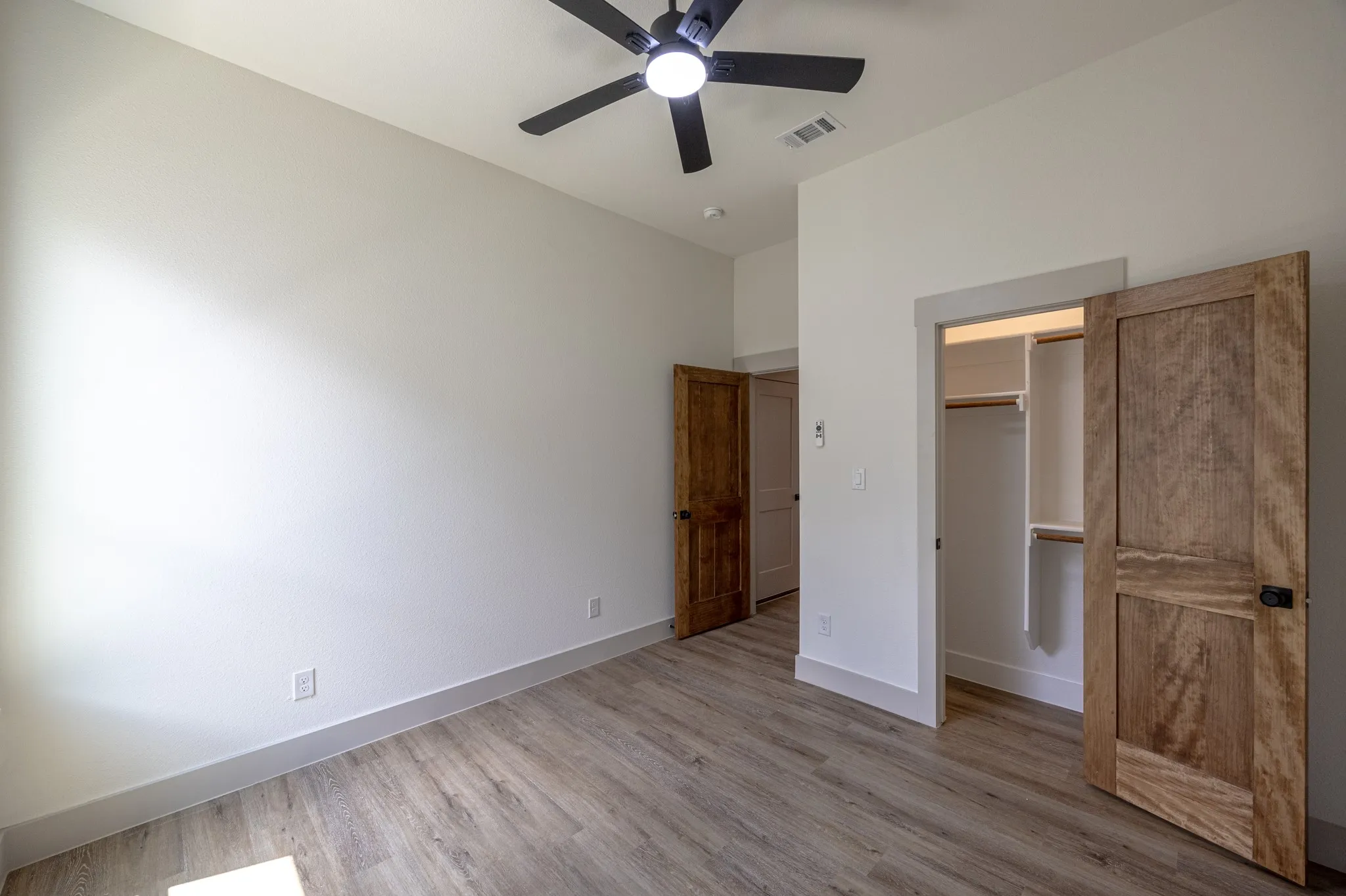Single Family Residence For Sale in Tarrant County , 5208 Helmick, Fort Worth, Texas 76107, 4 Bedroom, 2 Bathroom, 2 Garage spaces, 1,837 Sqft, built in 2026, mls#21314844, Real Estate Agent in Fort Worth, Homes For Sale in Tarrant county, Homes For Sale in Fort Worth, Realtor in Fort Worth Texas, Real Estate Brokerage Independent Realty Texas, Luminita Cordes Realtor