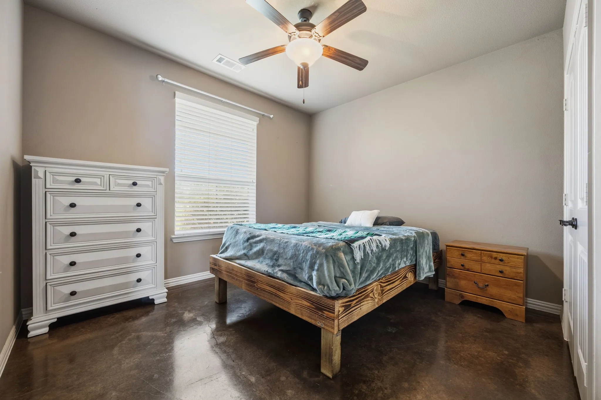 Large 3rd bedroom.