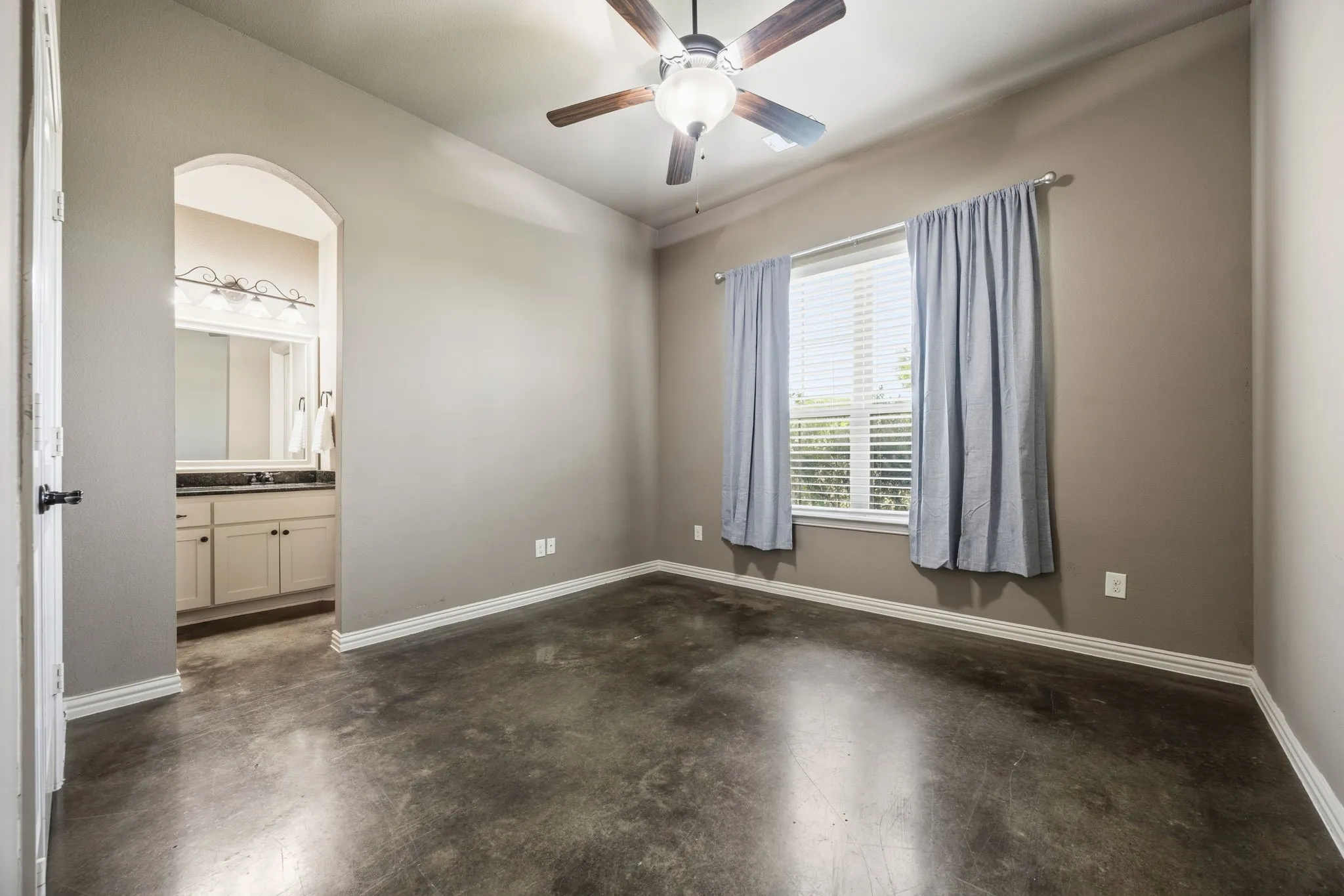 Second bedroom with jack-n-jill bath.