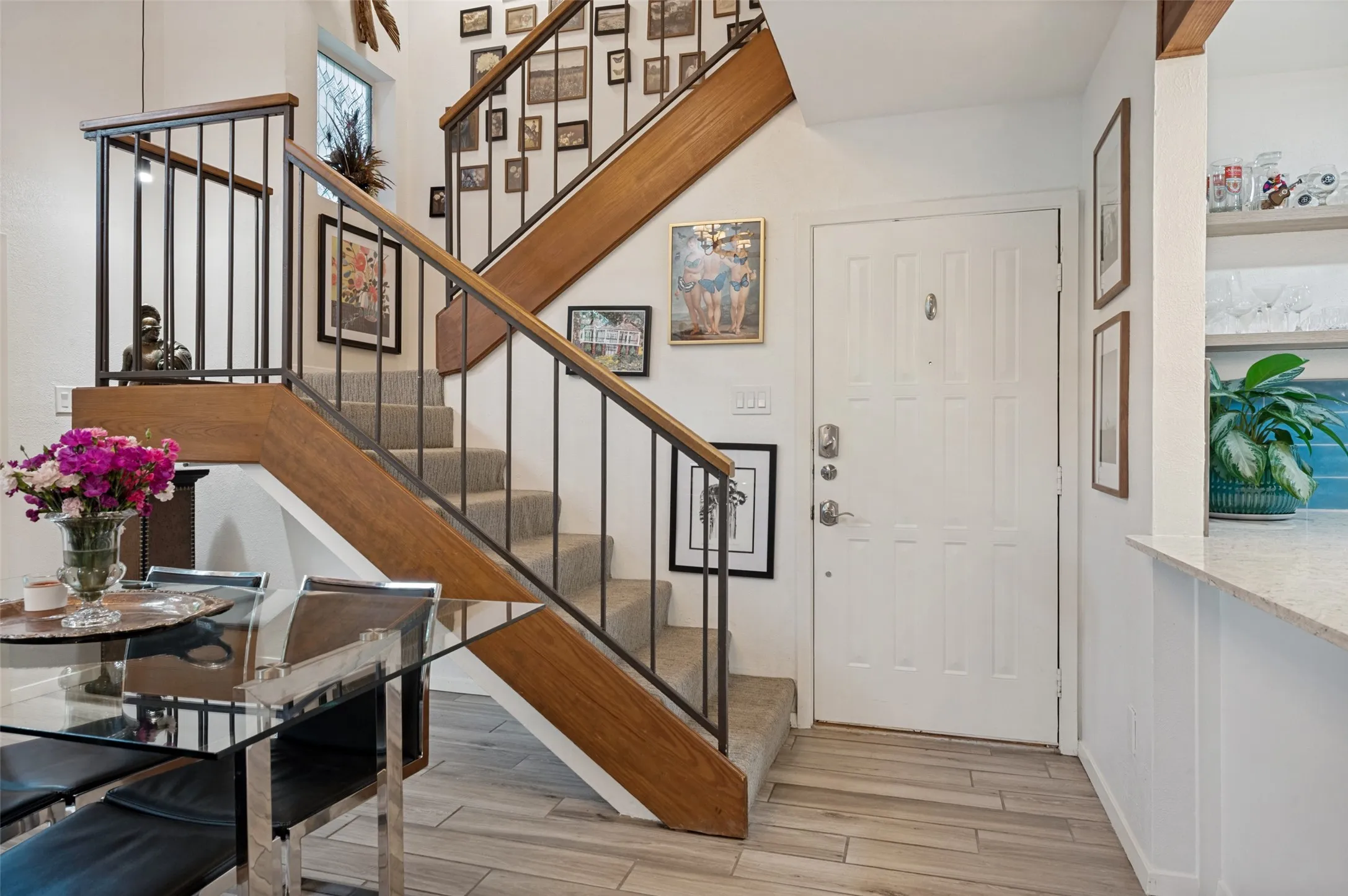 Condominium For Sale in Dallas County , 9233 Church Road 103, Dallas, Texas 75231, 3 Bedroom, 2 Bathroom, Garage spaces, 1,377 Sqft, built in 1981, mls#21314842, Real Estate Agent in Dallas, Homes For Sale in Dallas county, Homes For Sale in Dallas, Realtor in Dallas Texas, Real Estate Brokerage Independent Realty Texas, Luminita Cordes Realtor