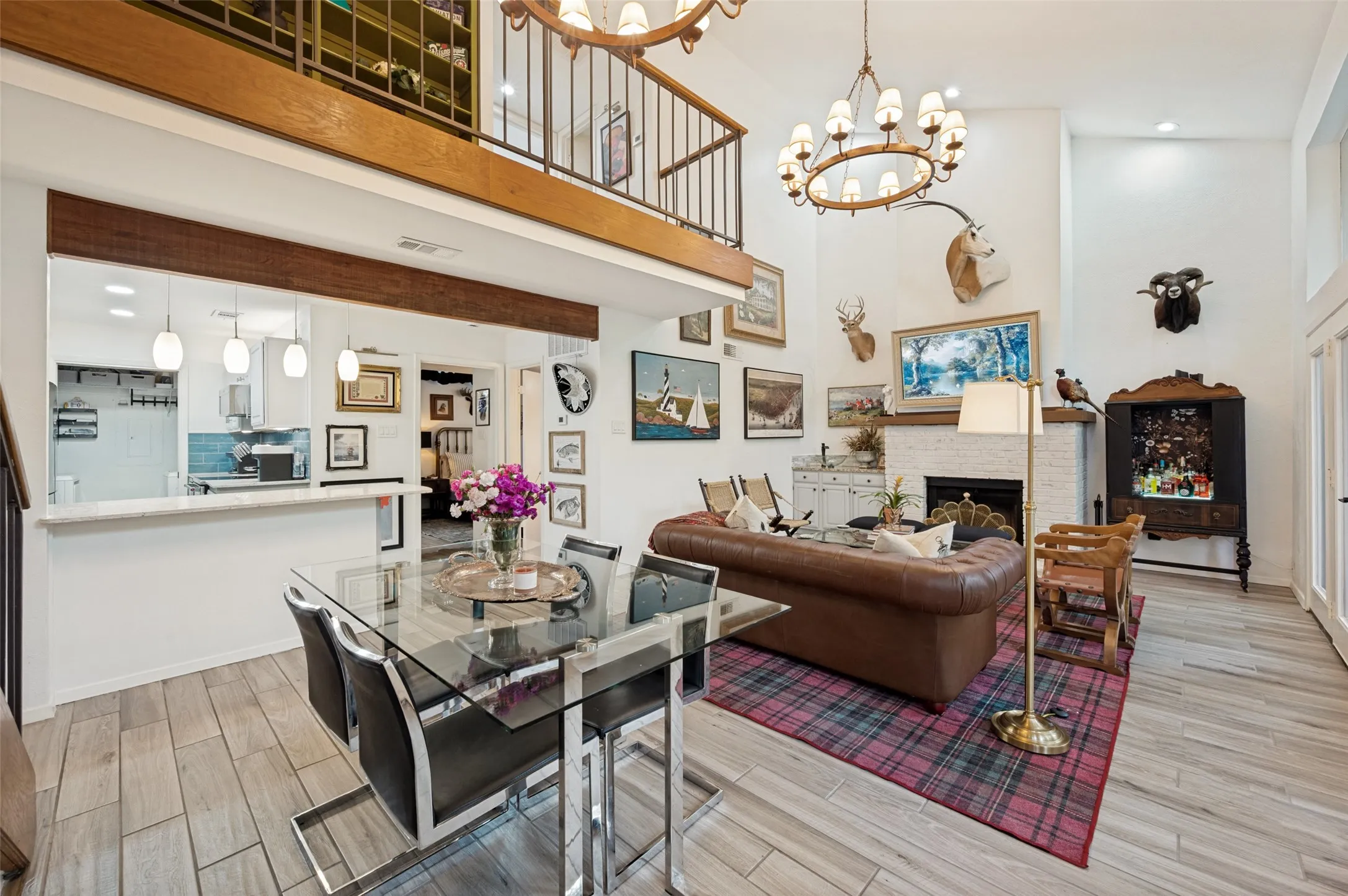 Condominium For Sale in Dallas County , 9233 Church Road 103, Dallas, Texas 75231, 3 Bedroom, 2 Bathroom, Garage spaces, 1,377 Sqft, built in 1981, mls#21314842, Real Estate Agent in Dallas, Homes For Sale in Dallas county, Homes For Sale in Dallas, Realtor in Dallas Texas, Real Estate Brokerage Independent Realty Texas, Luminita Cordes Realtor