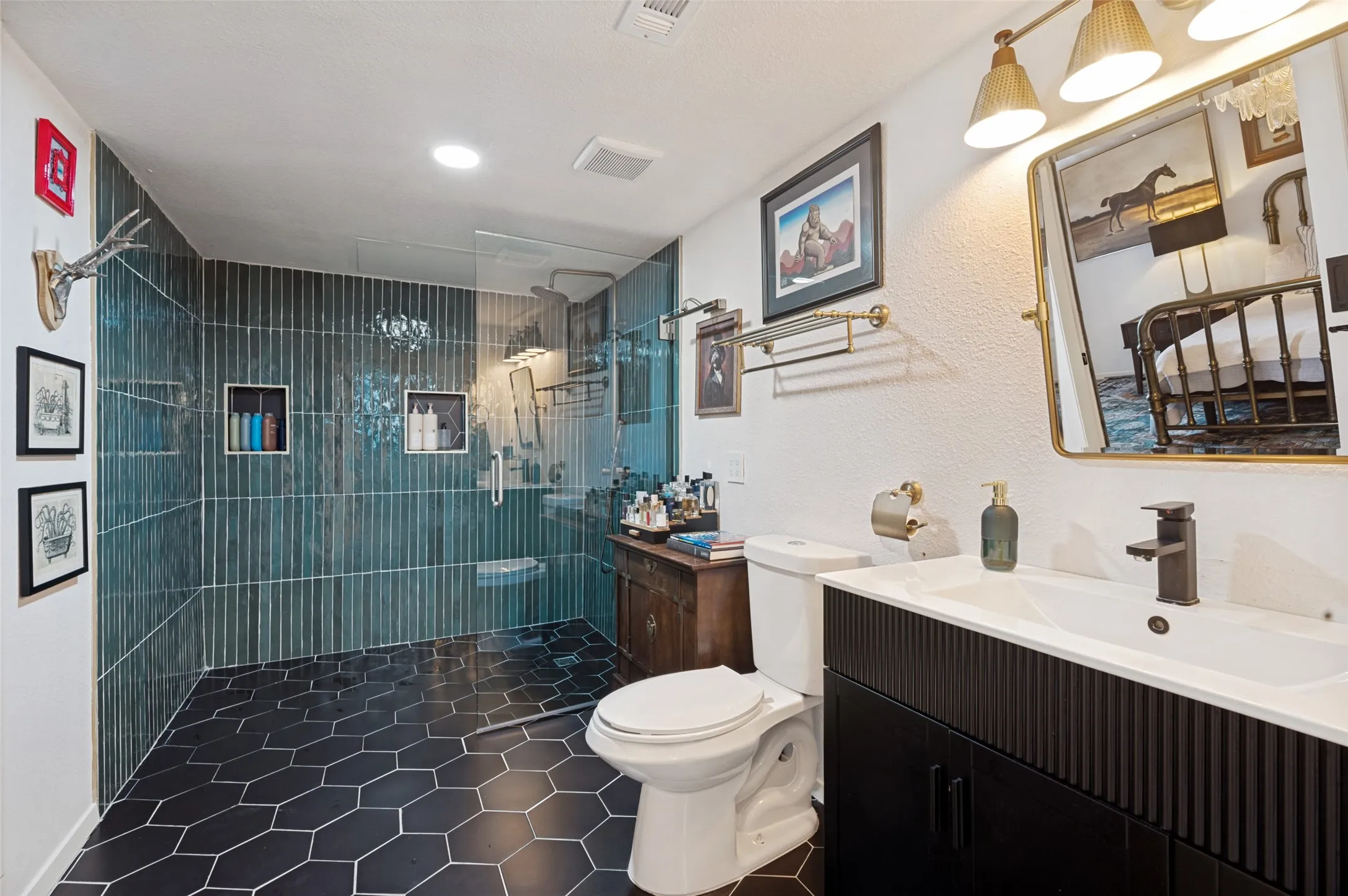 Condominium For Sale in Dallas County , 9233 Church Road 103, Dallas, Texas 75231, 3 Bedroom, 2 Bathroom, Garage spaces, 1,377 Sqft, built in 1981, mls#21314842, Real Estate Agent in Dallas, Homes For Sale in Dallas county, Homes For Sale in Dallas, Realtor in Dallas Texas, Real Estate Brokerage Independent Realty Texas, Luminita Cordes Realtor