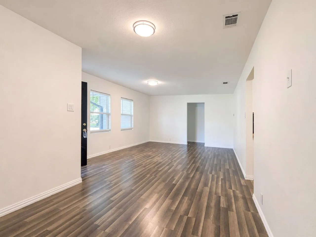 Single Family Residence For Sale in Grayson County , 1414 N Binkley Avenue, Sherman, Texas 75092, 3 Bedroom, 2 Bathroom, Garage spaces, 1,652 Sqft, built in 1954, mls#21314918, Real Estate Agent in Sherman, Homes For Sale in Grayson county, Homes For Sale in Sherman, Realtor in Sherman Texas, Real Estate Brokerage Independent Realty Texas, Luminita Cordes Realtor