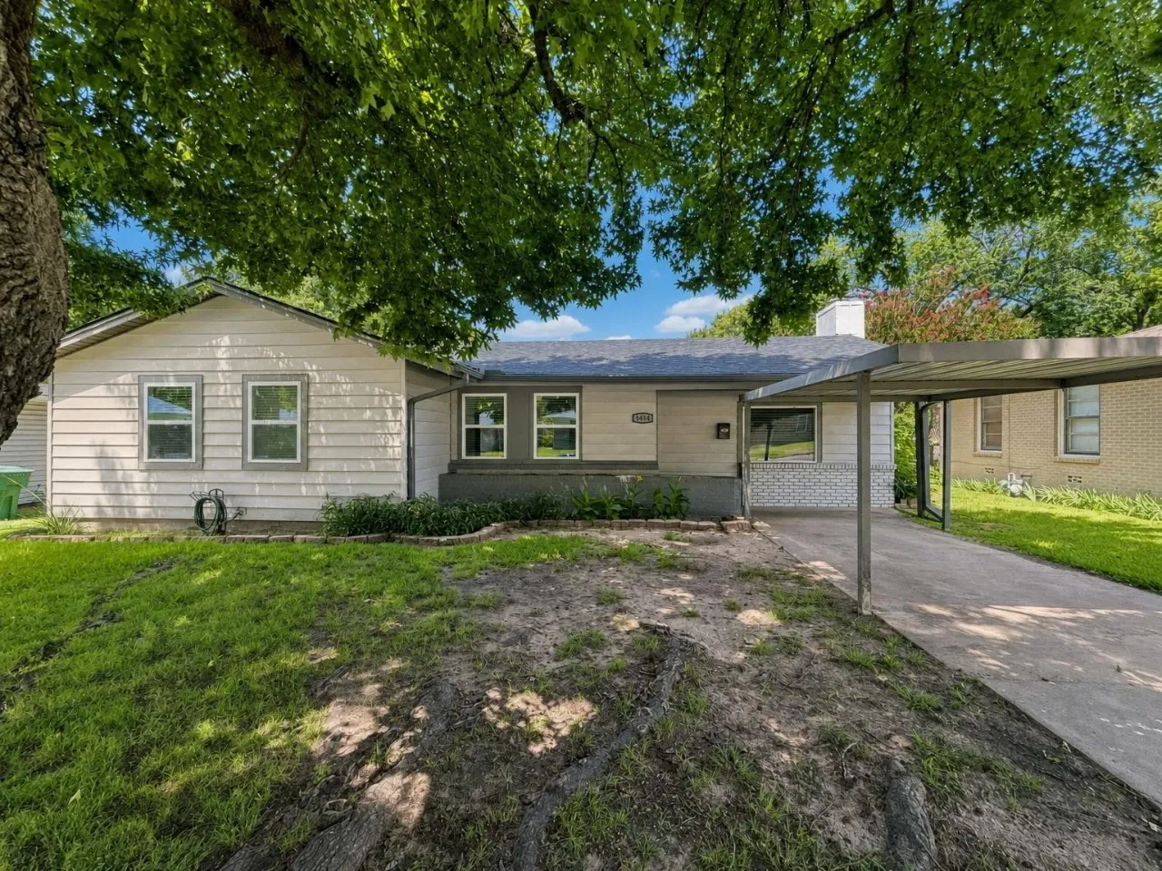 Single Family Residence For Sale in Grayson County , 1414 N Binkley Avenue, Sherman, Texas 75092, 3 Bedroom, 2 Bathroom, Garage spaces, 1,652 Sqft, built in 1954, mls#21314918, Real Estate Agent in Sherman, Homes For Sale in Grayson county, Homes For Sale in Sherman, Realtor in Sherman Texas, Real Estate Brokerage Independent Realty Texas, Luminita Cordes Realtor