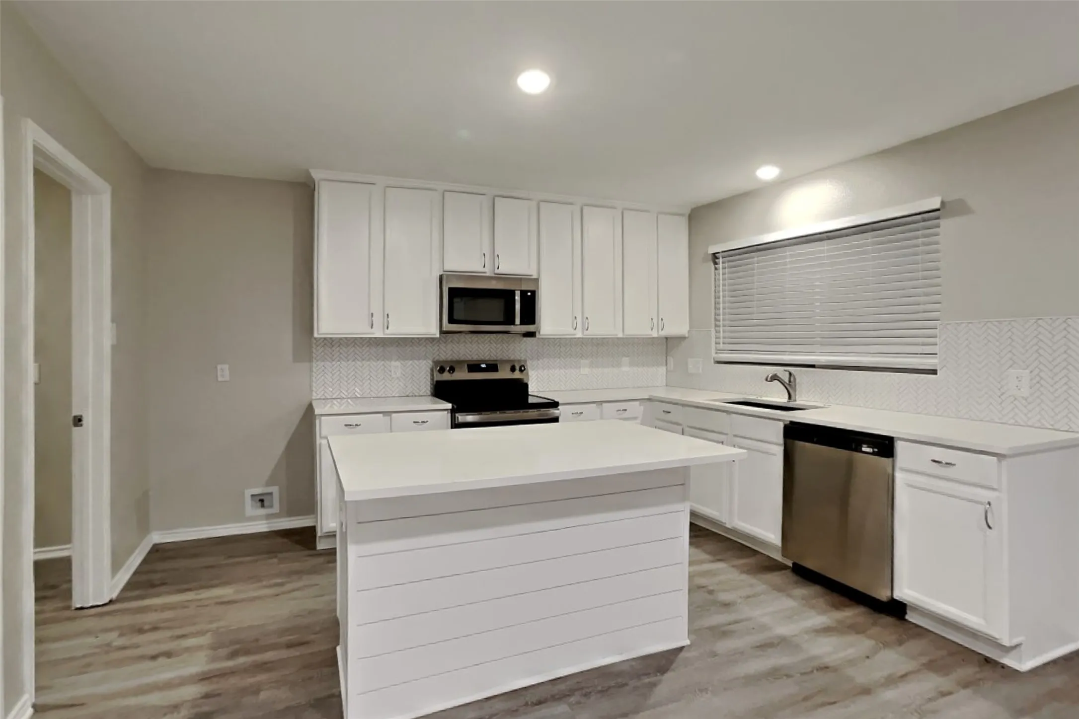 Single Family Residence For Rent in Rockwall County , 534 Hickory Lane, Fate, Texas 75087, 4 Bedroom, 3 Bathroom, 2 Garage spaces, 2,661 Sqft, built in 2004, mls#21314919, Real Estate Agent in Fate, Homes For Rent in Rockwall county, Homes For Rent in Fate, Realtor in Fate Texas, Real Estate Brokerage Independent Realty Texas, Luminita Cordes Realtor