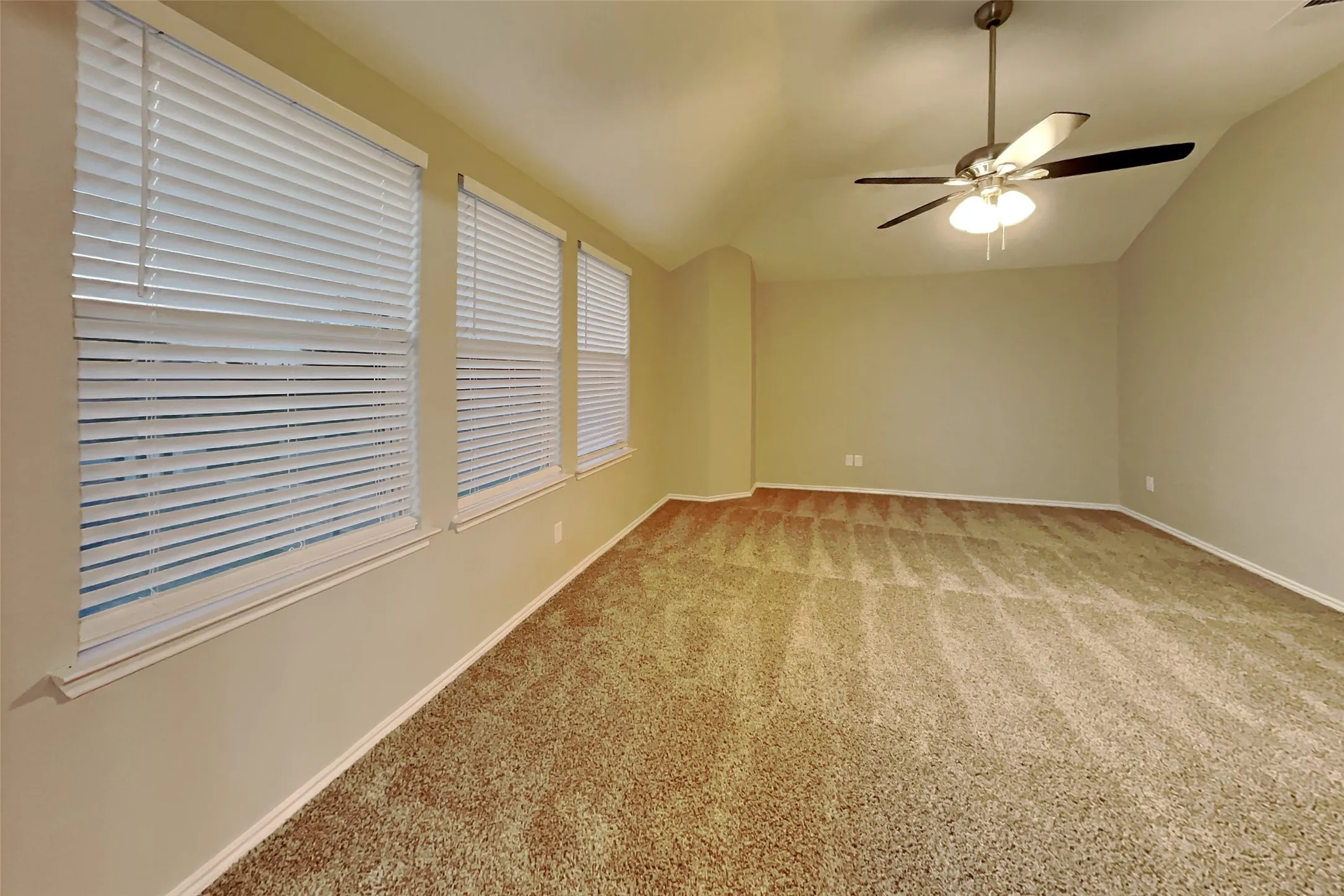 Single Family Residence For Rent in Rockwall County , 534 Hickory Lane, Fate, Texas 75087, 4 Bedroom, 3 Bathroom, 2 Garage spaces, 2,661 Sqft, built in 2004, mls#21314919, Real Estate Agent in Fate, Homes For Rent in Rockwall county, Homes For Rent in Fate, Realtor in Fate Texas, Real Estate Brokerage Independent Realty Texas, Luminita Cordes Realtor