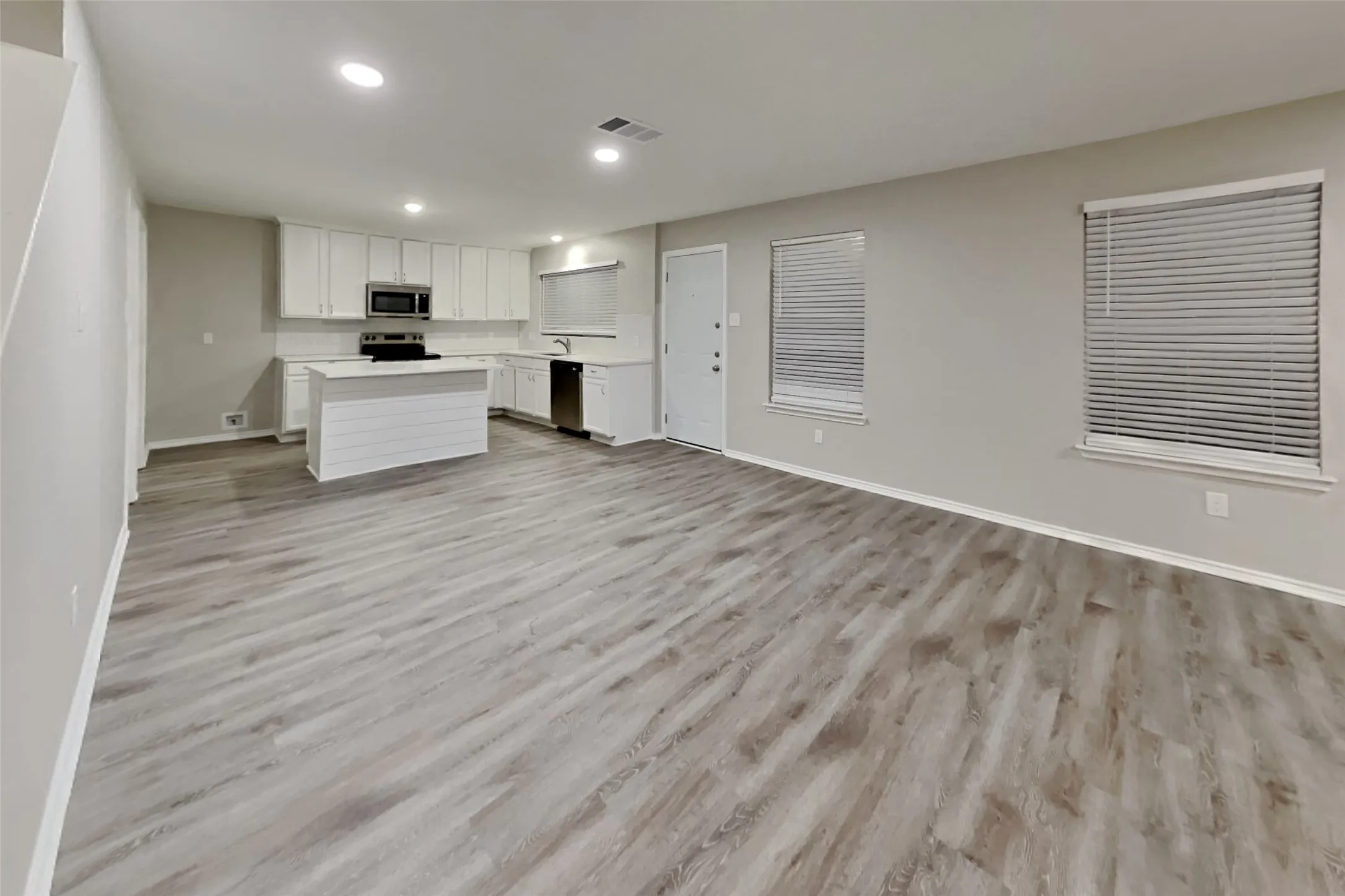 Single Family Residence For Rent in Rockwall County , 534 Hickory Lane, Fate, Texas 75087, 4 Bedroom, 3 Bathroom, 2 Garage spaces, 2,661 Sqft, built in 2004, mls#21314919, Real Estate Agent in Fate, Homes For Rent in Rockwall county, Homes For Rent in Fate, Realtor in Fate Texas, Real Estate Brokerage Independent Realty Texas, Luminita Cordes Realtor