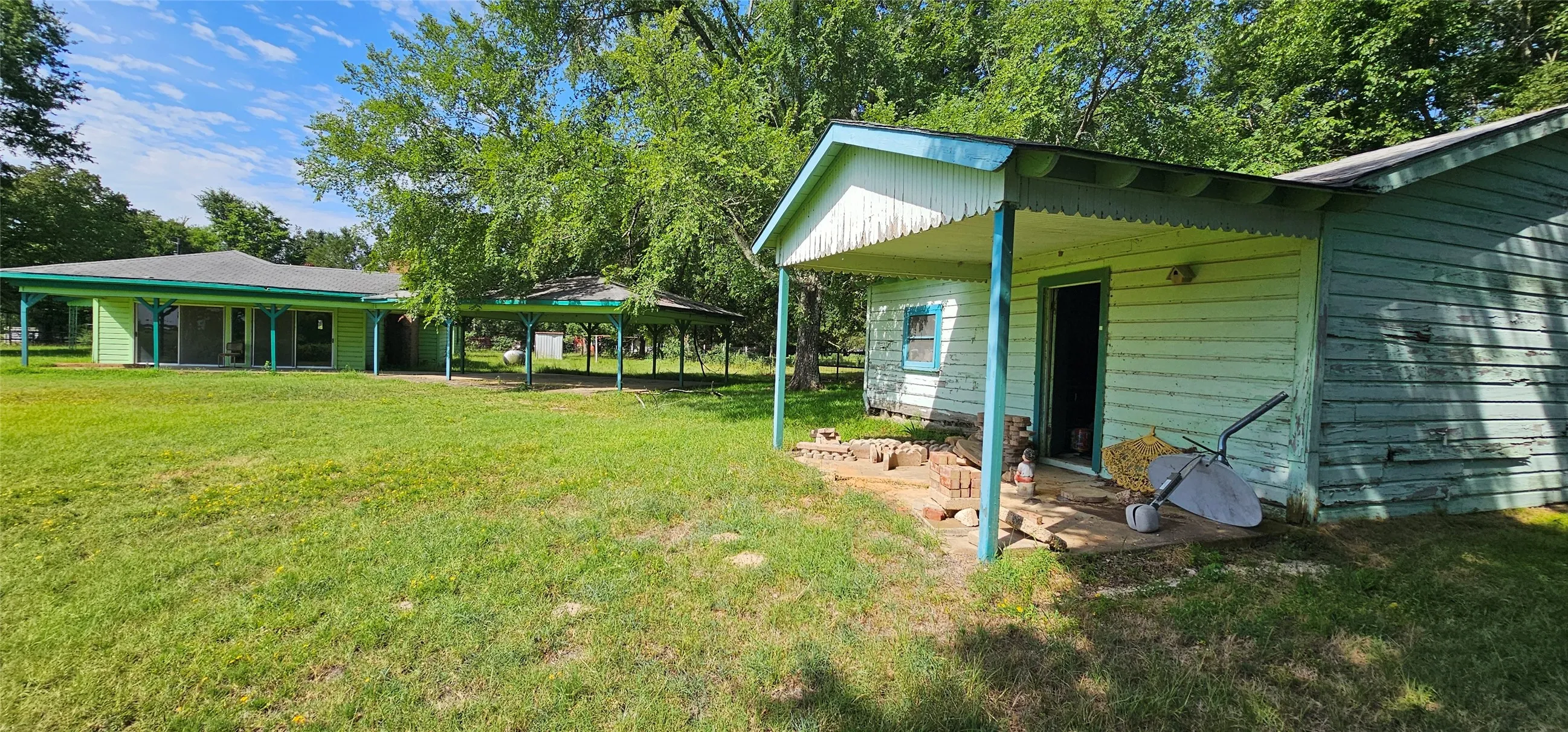 Single Family Residence For Sale in Van Zandt County , 2473 VZ County Road 1806, Grand Saline, Texas 75140, 3 Bedroom, 2 Bathroom, Garage spaces, 1,876 Sqft, built in 1957, mls#21314909, Real Estate Agent in Grand Saline, Homes For Sale in Van Zandt county, Homes For Sale in Grand Saline, Realtor in Grand Saline Texas, Real Estate Brokerage Independent Realty Texas, Luminita Cordes Realtor