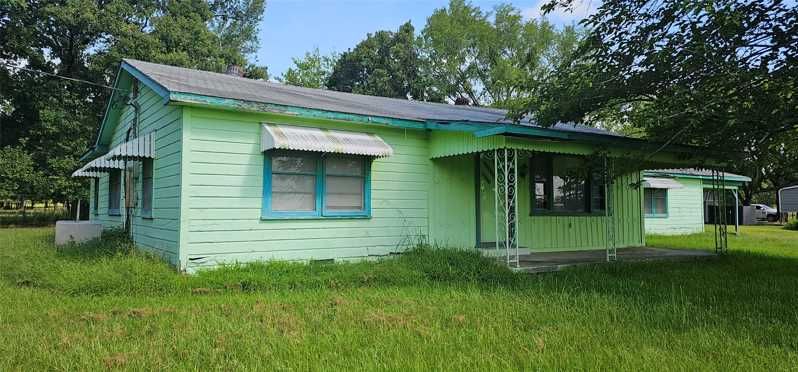 Single Family Residence For Sale in Van Zandt County , 2473 VZ County Road 1806, Grand Saline, Texas 75140, 3 Bedroom, 2 Bathroom, Garage spaces, 1,876 Sqft, built in 1957, mls#21314909, Real Estate Agent in Grand Saline, Homes For Sale in Van Zandt county, Homes For Sale in Grand Saline, Realtor in Grand Saline Texas, Real Estate Brokerage Independent Realty Texas, Luminita Cordes Realtor