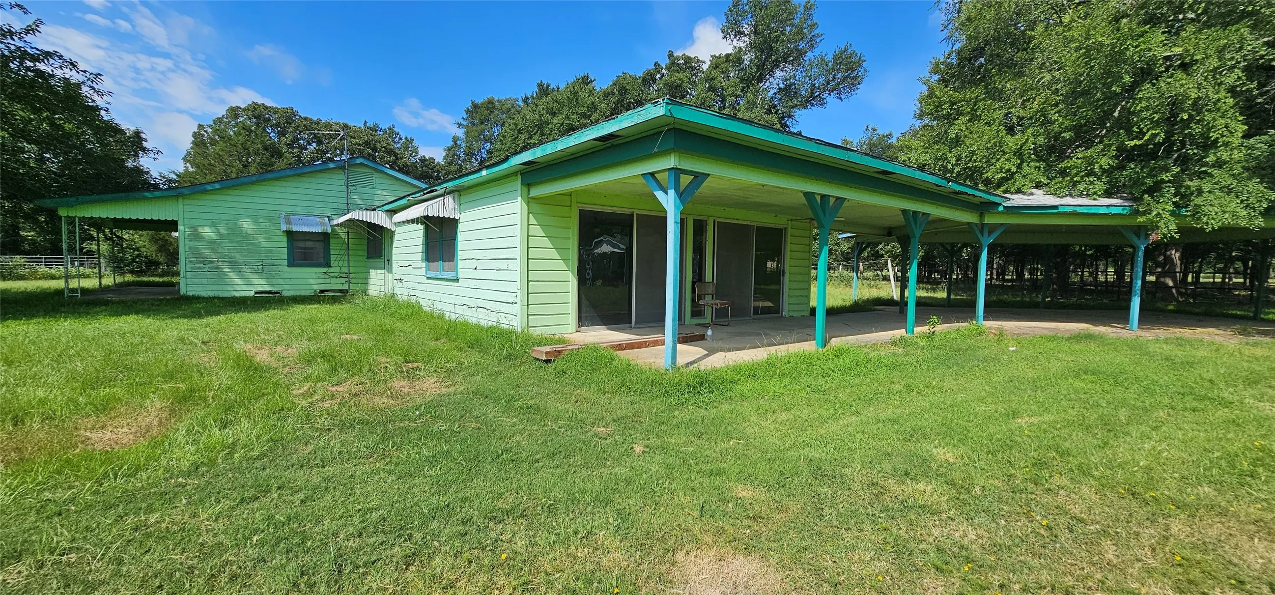 Single Family Residence For Sale in Van Zandt County , 2473 VZ County Road 1806, Grand Saline, Texas 75140, 3 Bedroom, 2 Bathroom, Garage spaces, 1,876 Sqft, built in 1957, mls#21314909, Real Estate Agent in Grand Saline, Homes For Sale in Van Zandt county, Homes For Sale in Grand Saline, Realtor in Grand Saline Texas, Real Estate Brokerage Independent Realty Texas, Luminita Cordes Realtor
