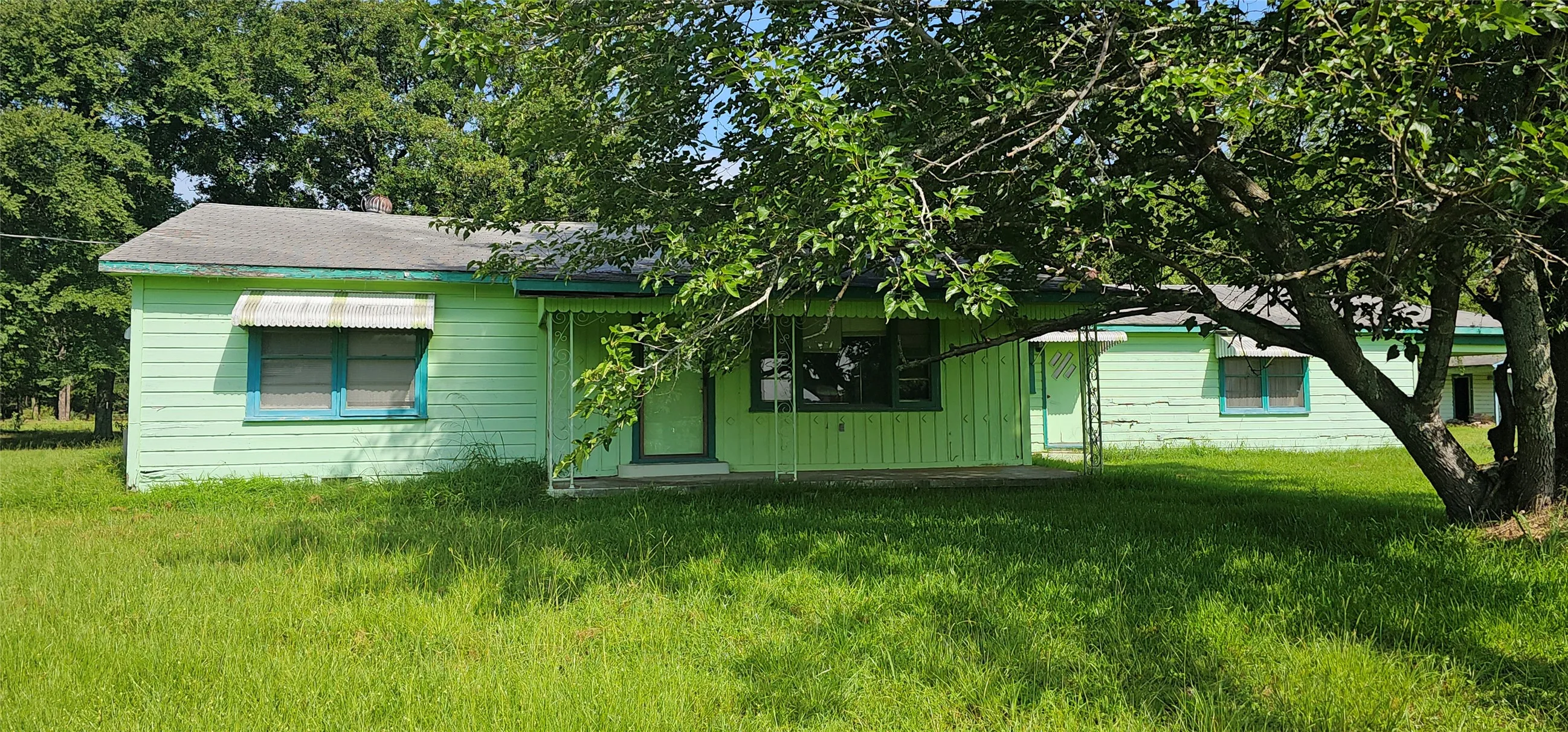 Single Family Residence For Sale in Van Zandt County , 2473 VZ County Road 1806, Grand Saline, Texas 75140, 3 Bedroom, 2 Bathroom, Garage spaces, 1,876 Sqft, built in 1957, mls#21314909, Real Estate Agent in Grand Saline, Homes For Sale in Van Zandt county, Homes For Sale in Grand Saline, Realtor in Grand Saline Texas, Real Estate Brokerage Independent Realty Texas, Luminita Cordes Realtor
