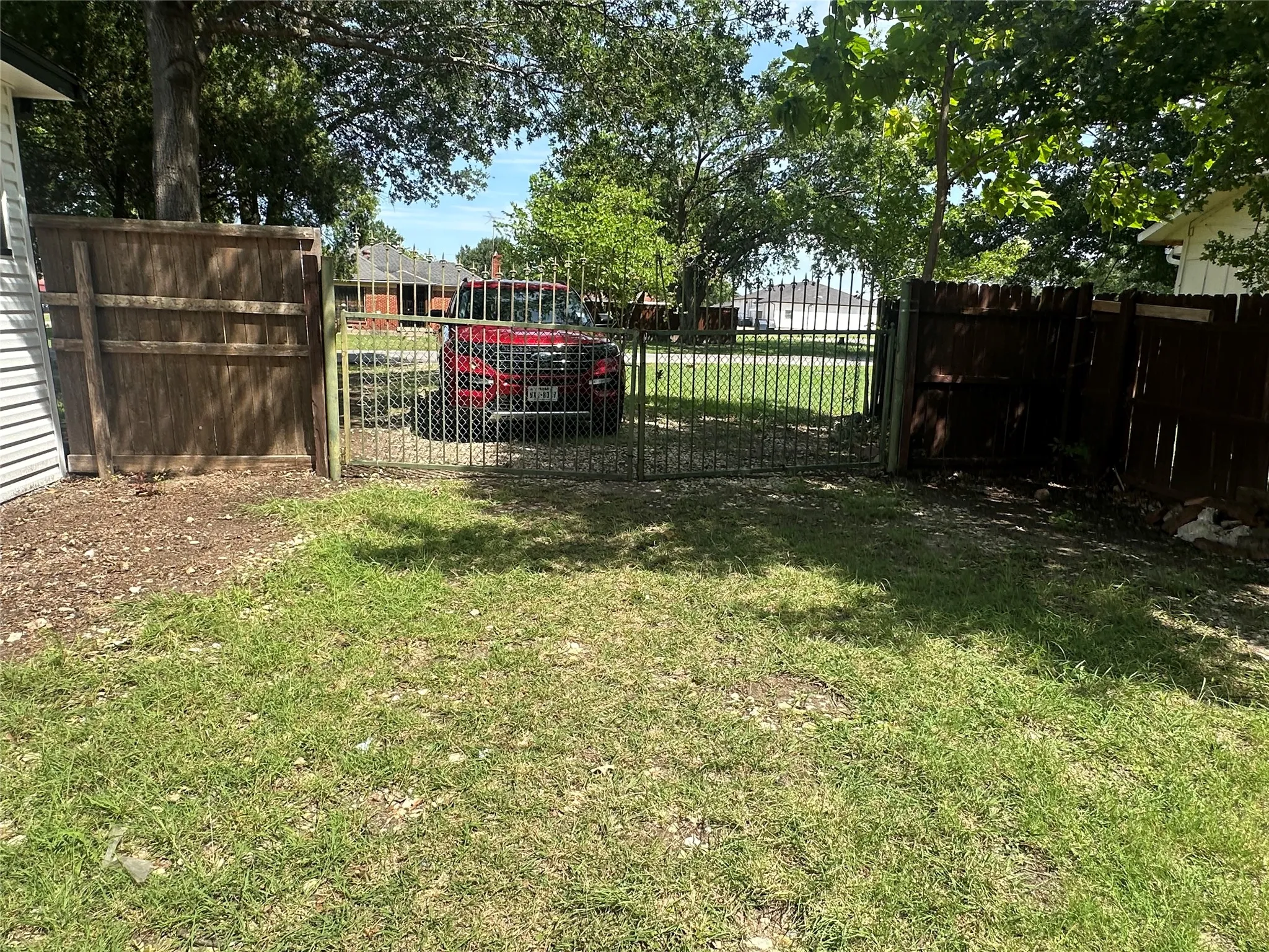 Single Family Residence For Sale in Dallas County , 1602 Bruce Drive, Garland, Texas 75043, 2 Bedroom, 2 Bathroom, Garage spaces, 931 Sqft, built in 1961, mls#21314935, Real Estate Agent in Garland, Homes For Sale in Dallas county, Homes For Sale in Garland, Realtor in Garland Texas, Real Estate Brokerage Independent Realty Texas, Luminita Cordes Realtor