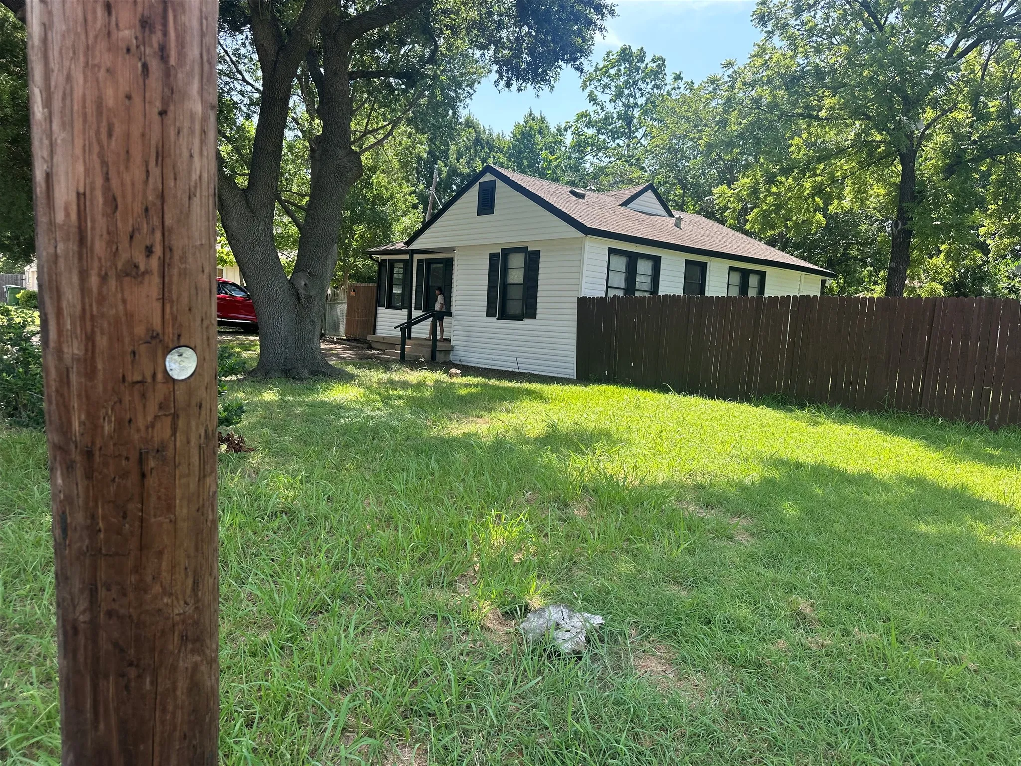 Single Family Residence For Sale in Dallas County , 1602 Bruce Drive, Garland, Texas 75043, 2 Bedroom, 2 Bathroom, Garage spaces, 931 Sqft, built in 1961, mls#21314935, Real Estate Agent in Garland, Homes For Sale in Dallas county, Homes For Sale in Garland, Realtor in Garland Texas, Real Estate Brokerage Independent Realty Texas, Luminita Cordes Realtor