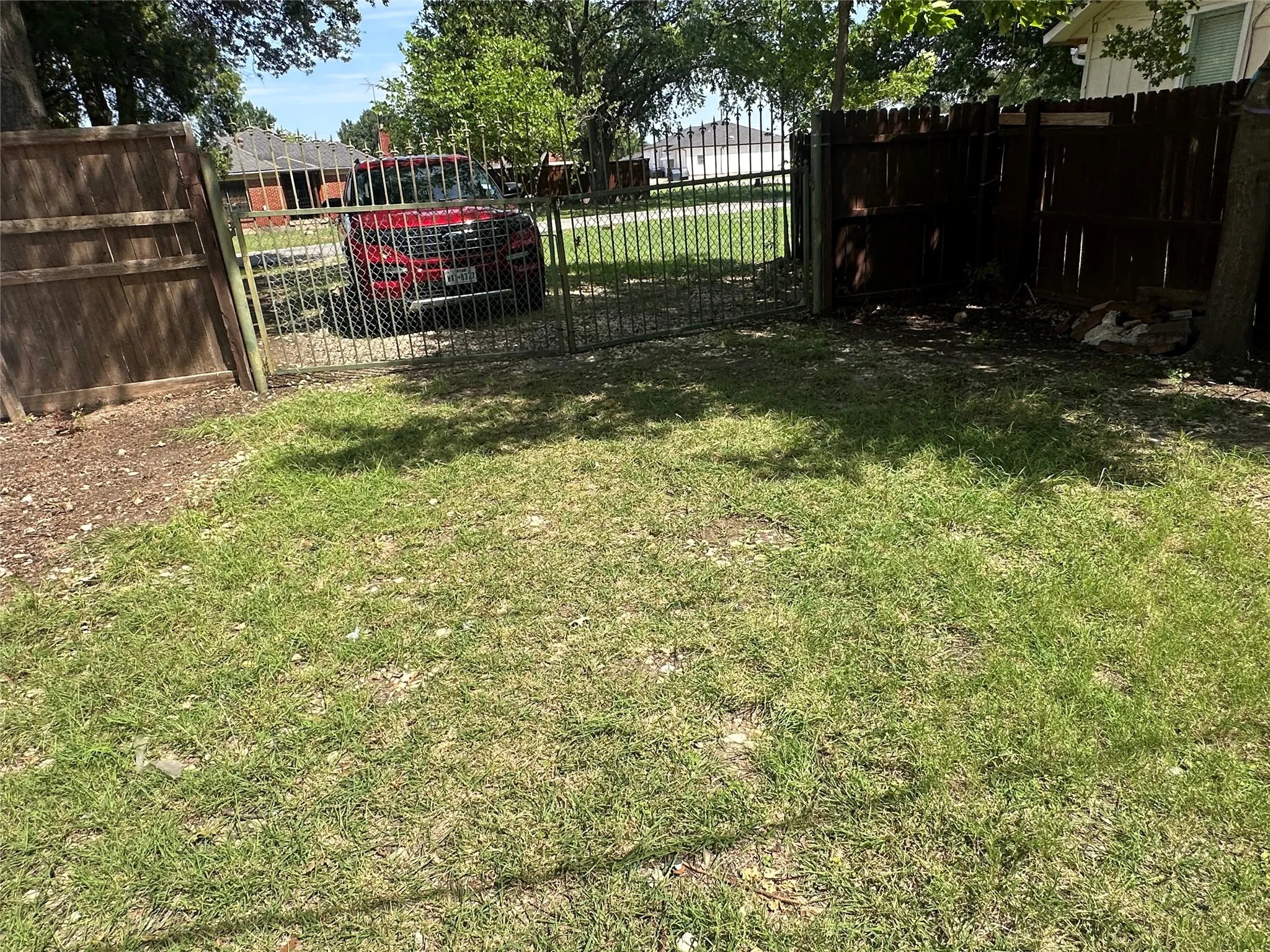 Single Family Residence For Sale in Dallas County , 1602 Bruce Drive, Garland, Texas 75043, 2 Bedroom, 2 Bathroom, Garage spaces, 931 Sqft, built in 1961, mls#21314935, Real Estate Agent in Garland, Homes For Sale in Dallas county, Homes For Sale in Garland, Realtor in Garland Texas, Real Estate Brokerage Independent Realty Texas, Luminita Cordes Realtor