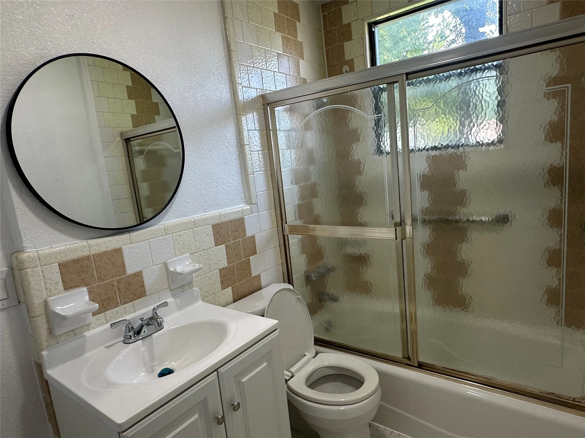 Single Family Residence For Sale in Dallas County , 1602 Bruce Drive, Garland, Texas 75043, 2 Bedroom, 2 Bathroom, Garage spaces, 931 Sqft, built in 1961, mls#21314935, Real Estate Agent in Garland, Homes For Sale in Dallas county, Homes For Sale in Garland, Realtor in Garland Texas, Real Estate Brokerage Independent Realty Texas, Luminita Cordes Realtor