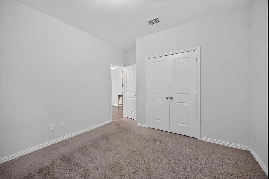 Single Family Residence For Sale in Denton County , 1352 Lake Grove Drive, Little Elm, Texas 75068, 4 Bedroom, 4 Bathroom, 2 Garage spaces, 2,423 Sqft, built in 2019, mls#21314394, Real Estate Agent in Little Elm, Homes For Sale in Denton county, Homes For Sale in Little Elm, Realtor in Little Elm Texas, Real Estate Brokerage Independent Realty Texas, Luminita Cordes Realtor