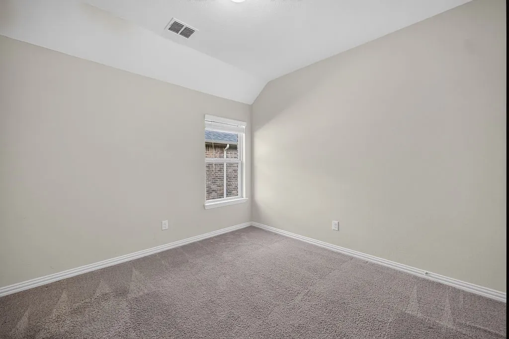 Single Family Residence For Sale in Denton County , 1352 Lake Grove Drive, Little Elm, Texas 75068, 4 Bedroom, 4 Bathroom, 2 Garage spaces, 2,423 Sqft, built in 2019, mls#21314394, Real Estate Agent in Little Elm, Homes For Sale in Denton county, Homes For Sale in Little Elm, Realtor in Little Elm Texas, Real Estate Brokerage Independent Realty Texas, Luminita Cordes Realtor