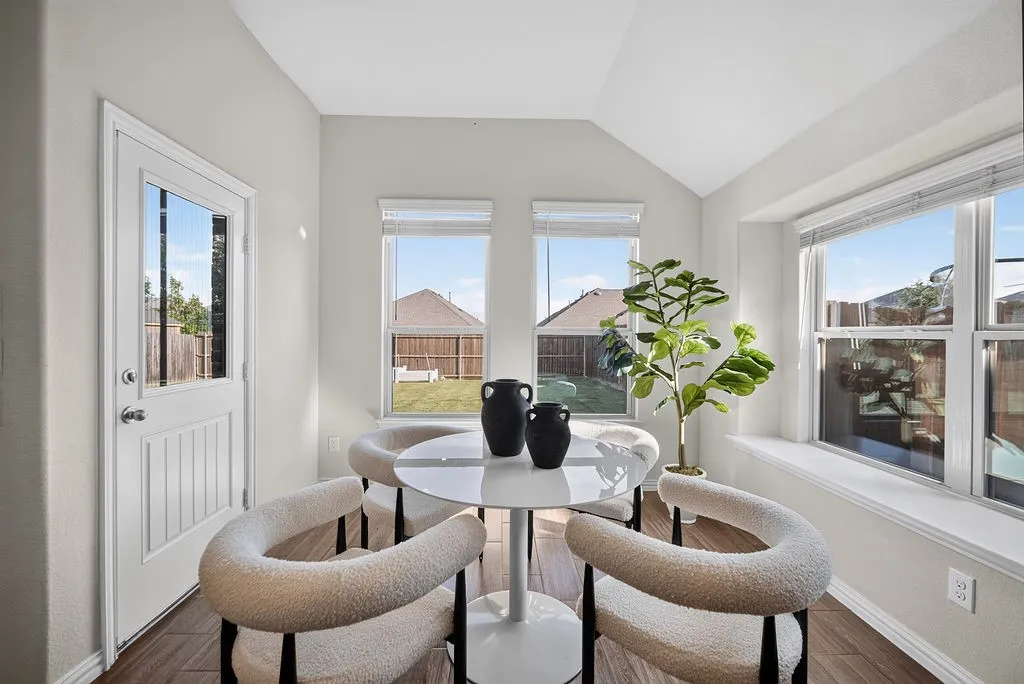 Single Family Residence For Sale in Denton County , 1352 Lake Grove Drive, Little Elm, Texas 75068, 4 Bedroom, 4 Bathroom, 2 Garage spaces, 2,423 Sqft, built in 2019, mls#21314394, Real Estate Agent in Little Elm, Homes For Sale in Denton county, Homes For Sale in Little Elm, Realtor in Little Elm Texas, Real Estate Brokerage Independent Realty Texas, Luminita Cordes Realtor