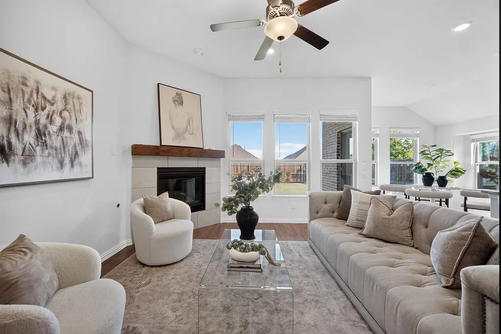 Single Family Residence For Sale in Denton County , 1352 Lake Grove Drive, Little Elm, Texas 75068, 4 Bedroom, 4 Bathroom, 2 Garage spaces, 2,423 Sqft, built in 2019, mls#21314394, Real Estate Agent in Little Elm, Homes For Sale in Denton county, Homes For Sale in Little Elm, Realtor in Little Elm Texas, Real Estate Brokerage Independent Realty Texas, Luminita Cordes Realtor