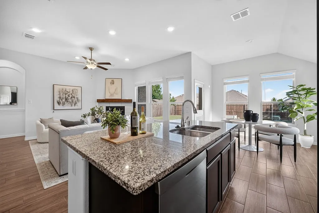Single Family Residence For Sale in Denton County , 1352 Lake Grove Drive, Little Elm, Texas 75068, 4 Bedroom, 4 Bathroom, 2 Garage spaces, 2,423 Sqft, built in 2019, mls#21314394, Real Estate Agent in Little Elm, Homes For Sale in Denton county, Homes For Sale in Little Elm, Realtor in Little Elm Texas, Real Estate Brokerage Independent Realty Texas, Luminita Cordes Realtor