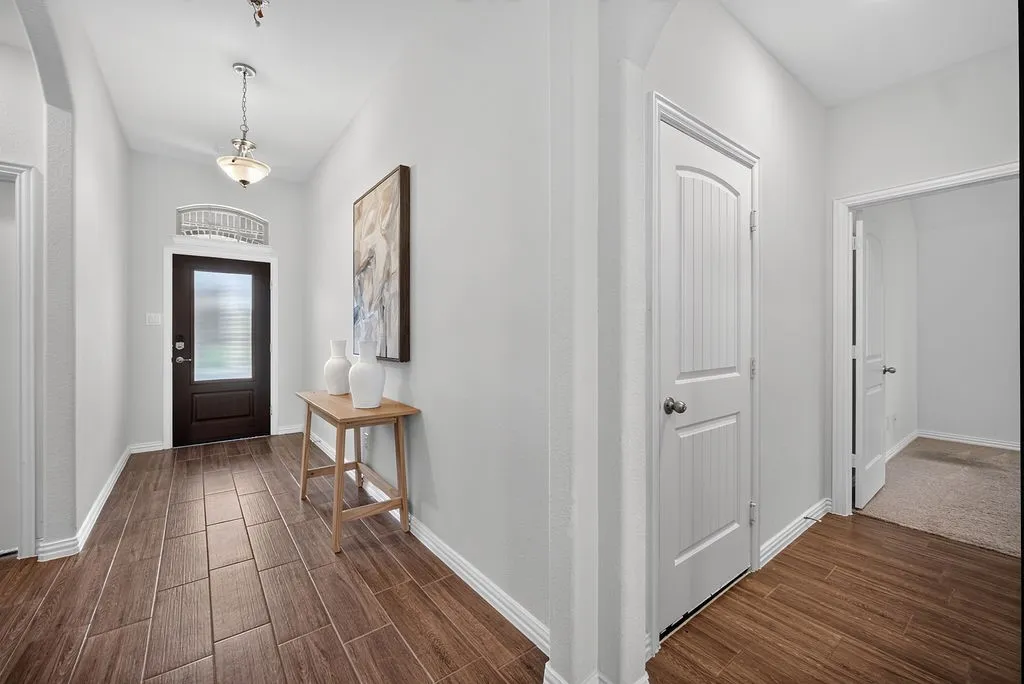 Single Family Residence For Sale in Denton County , 1352 Lake Grove Drive, Little Elm, Texas 75068, 4 Bedroom, 4 Bathroom, 2 Garage spaces, 2,423 Sqft, built in 2019, mls#21314394, Real Estate Agent in Little Elm, Homes For Sale in Denton county, Homes For Sale in Little Elm, Realtor in Little Elm Texas, Real Estate Brokerage Independent Realty Texas, Luminita Cordes Realtor