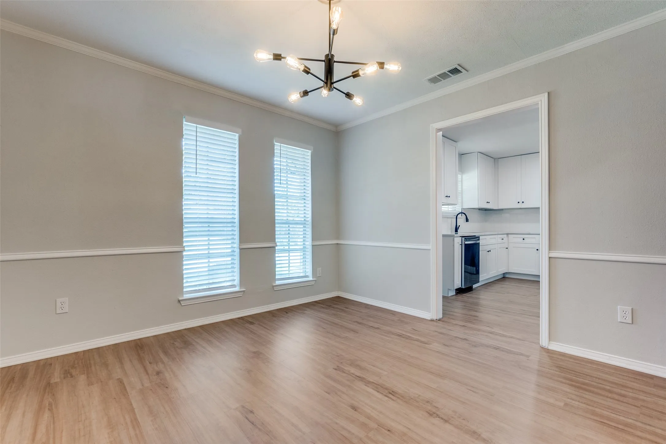 Single Family Residence For Sale in Dallas County , 7241 Blythdale Drive, Dallas, Texas 75248, 4 Bedroom, 3 Bathroom, 2 Garage spaces, 2,683 Sqft, built in 1976, mls#21314950, Real Estate Agent in Dallas, Homes For Sale in Dallas county, Homes For Sale in Dallas, Realtor in Dallas Texas, Real Estate Brokerage Independent Realty Texas, Luminita Cordes Realtor