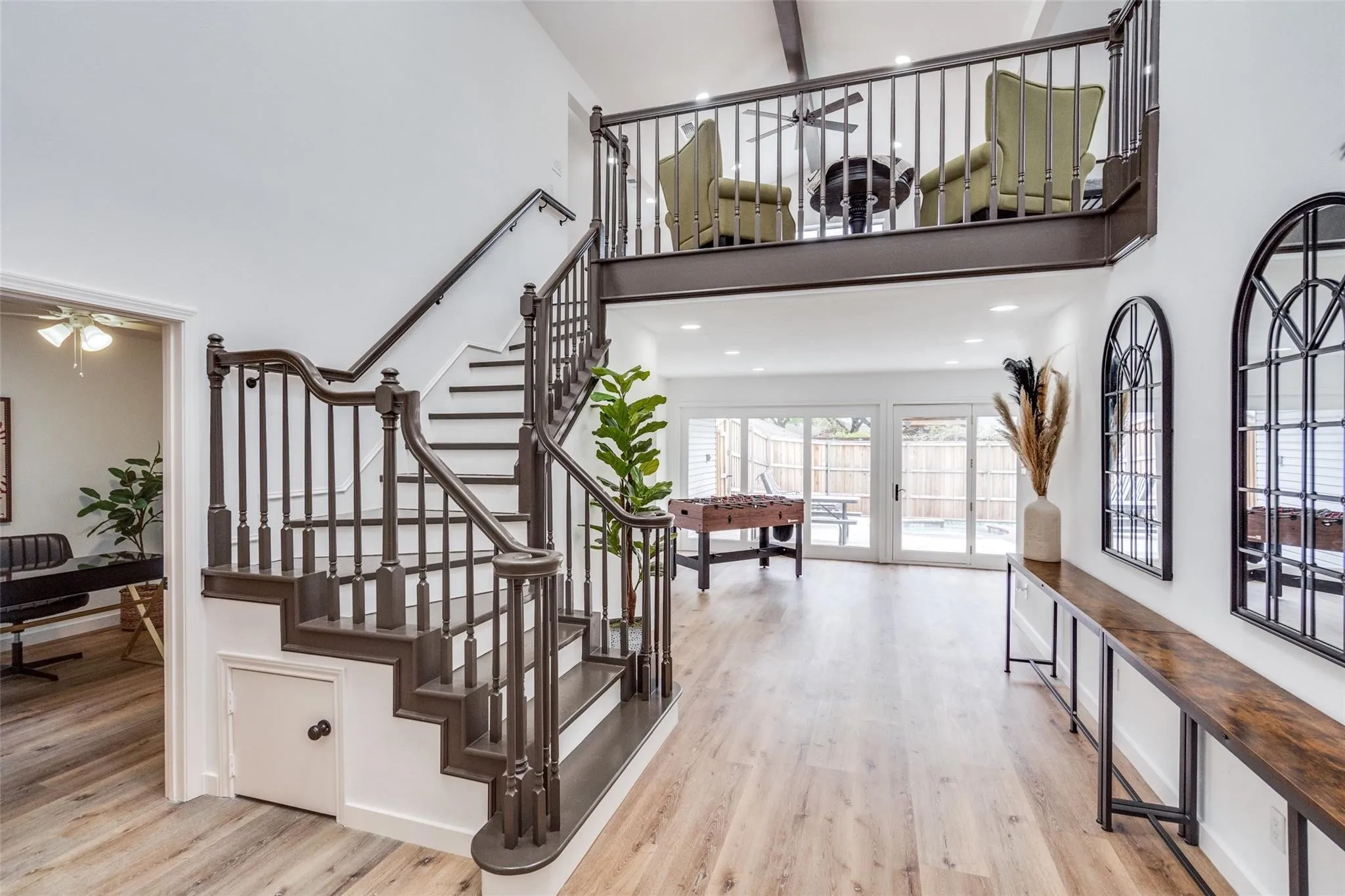 Single Family Residence For Sale in Dallas County , 2202 Owens Boulevard, Richardson, Texas 75082, 4 Bedroom, 5 Bathroom, 2 Garage spaces, 3,285 Sqft, built in 1978, mls#21314965, Real Estate Agent in Richardson, Homes For Sale in Dallas county, Homes For Sale in Richardson, Realtor in Richardson Texas, Real Estate Brokerage Independent Realty Texas, Luminita Cordes Realtor