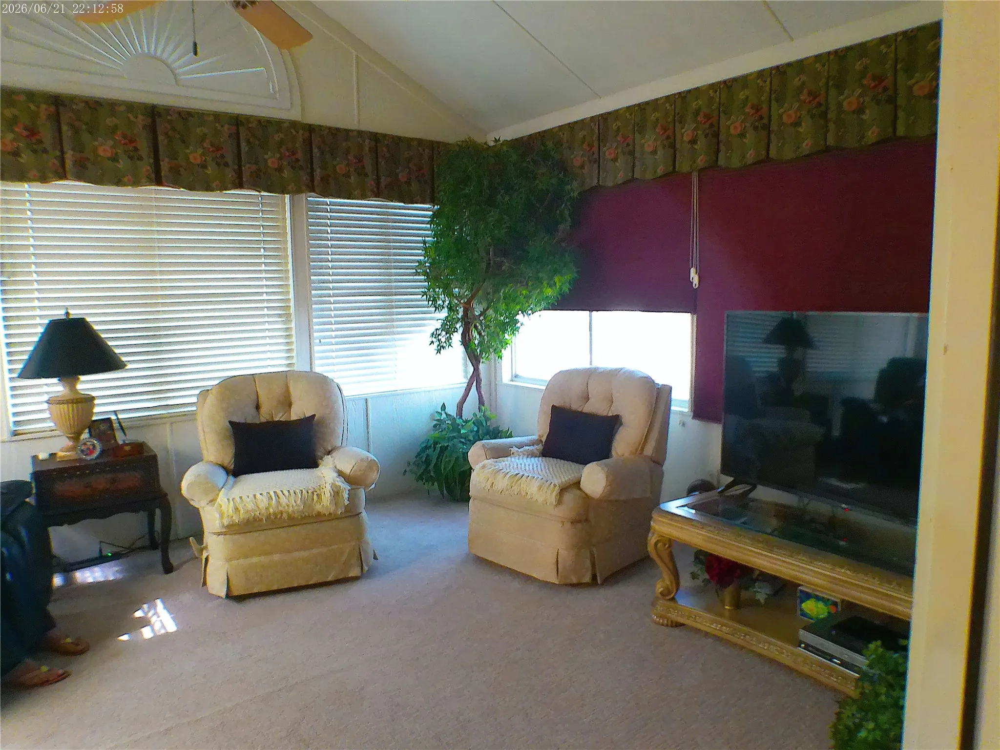 Condominium For Sale in Tarrant County , 933 Bridges Drive, Arlington, Texas 76012, 3 Bedroom, 2 Bathroom, 2 Garage spaces, 1,729 Sqft, built in 2000, mls#21301964, Real Estate Agent in Arlington, Homes For Sale in Tarrant county, Homes For Sale in Arlington, Realtor in Arlington Texas, Real Estate Brokerage Independent Realty Texas, Luminita Cordes Realtor