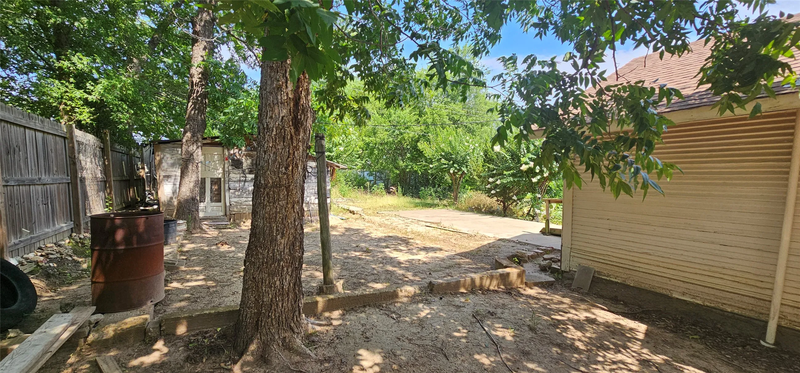 Single Family Residence For Sale in Van Zandt County , 314 N Green Street, Grand Saline, Texas 75140, 2 Bedrooms, 1 Bathroom, Garage spaces, 864 Sqft, built in 1953, Price $75,000, mls#21314980, Real Estate Agent in Grand Saline, Homes For Sale in Van Zandt county, Homes For Sale in Grand Saline, Realtor in Grand Saline Texas, Real Estate Brokerage Independent Realty Texas, Luminita Cordes Realtor
