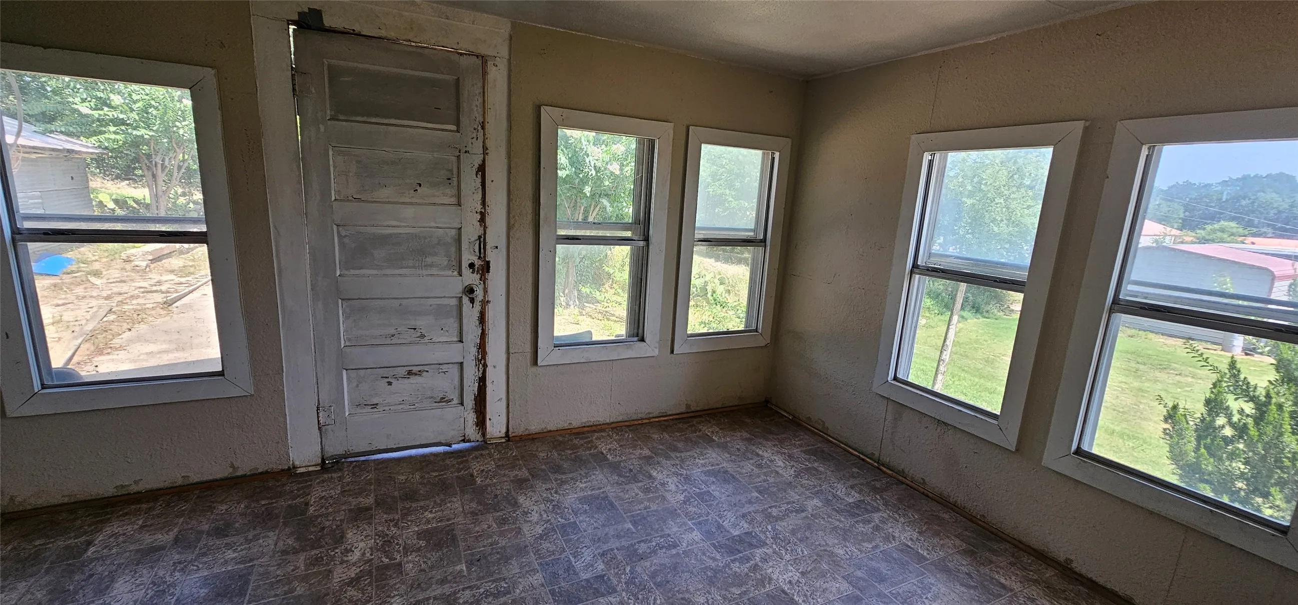 Single Family Residence For Sale in Van Zandt County , 314 N Green Street, Grand Saline, Texas 75140, 2 Bedrooms, 1 Bathroom, Garage spaces, 864 Sqft, built in 1953, Price $75,000, mls#21314980, Real Estate Agent in Grand Saline, Homes For Sale in Van Zandt county, Homes For Sale in Grand Saline, Realtor in Grand Saline Texas, Real Estate Brokerage Independent Realty Texas, Luminita Cordes Realtor