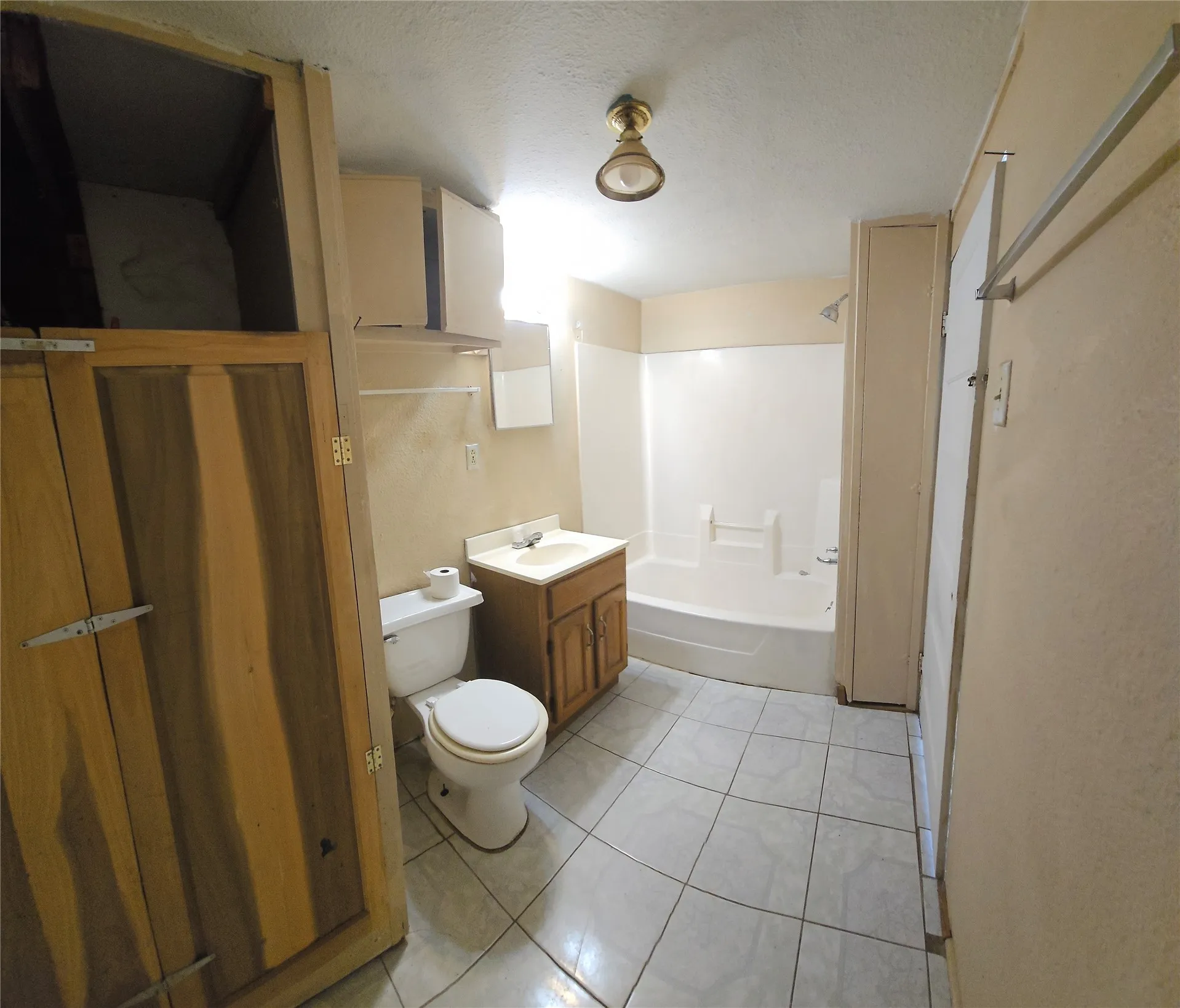 Single Family Residence For Sale in Van Zandt County , 314 N Green Street, Grand Saline, Texas 75140, 2 Bedrooms, 1 Bathroom, Garage spaces, 864 Sqft, built in 1953, Price $75,000, mls#21314980, Real Estate Agent in Grand Saline, Homes For Sale in Van Zandt county, Homes For Sale in Grand Saline, Realtor in Grand Saline Texas, Real Estate Brokerage Independent Realty Texas, Luminita Cordes Realtor
