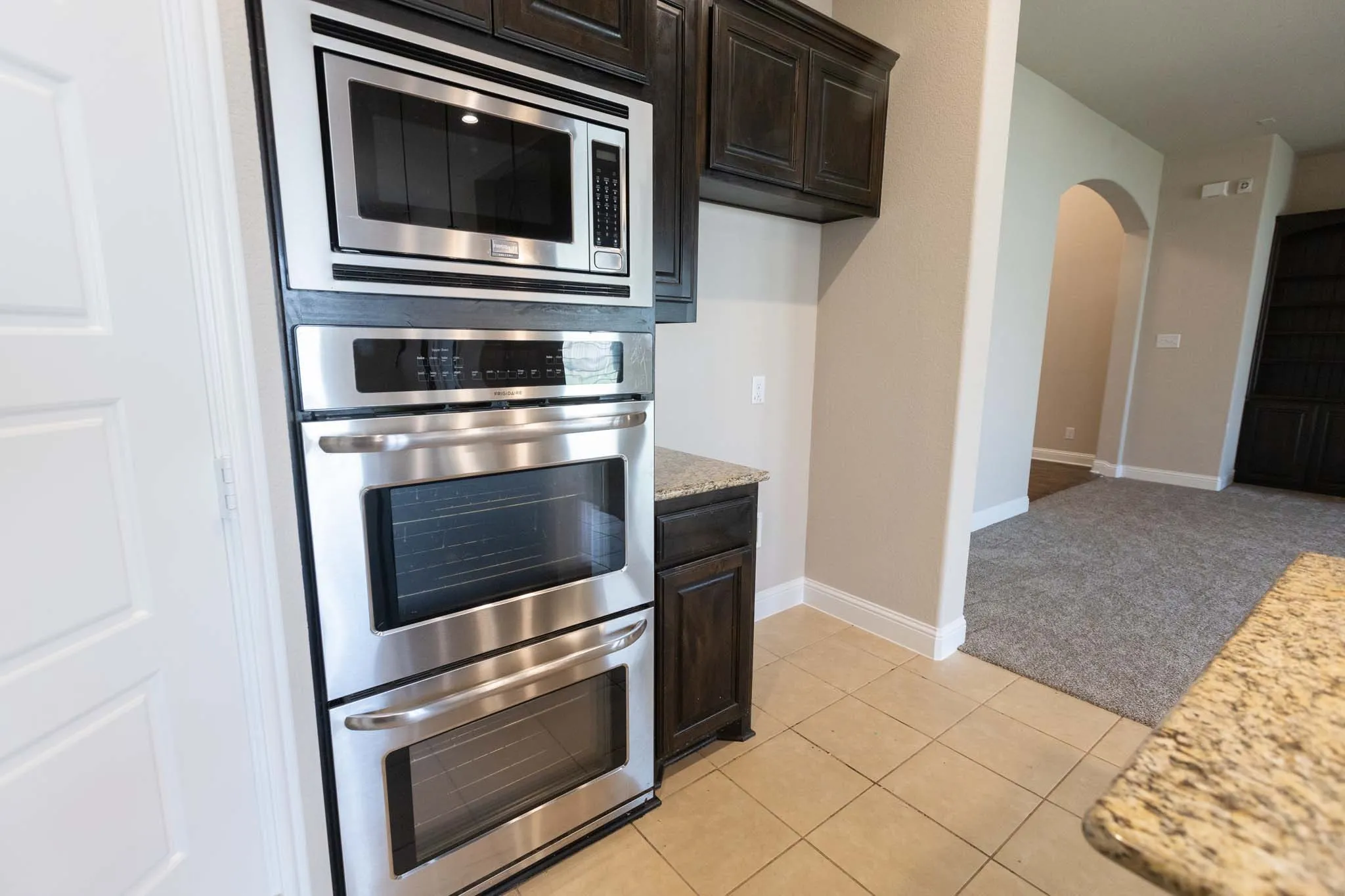Built-in stainless steel microwave and double ovens