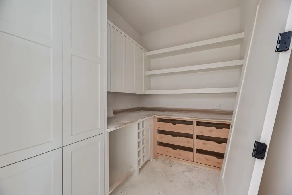 Working pantry.