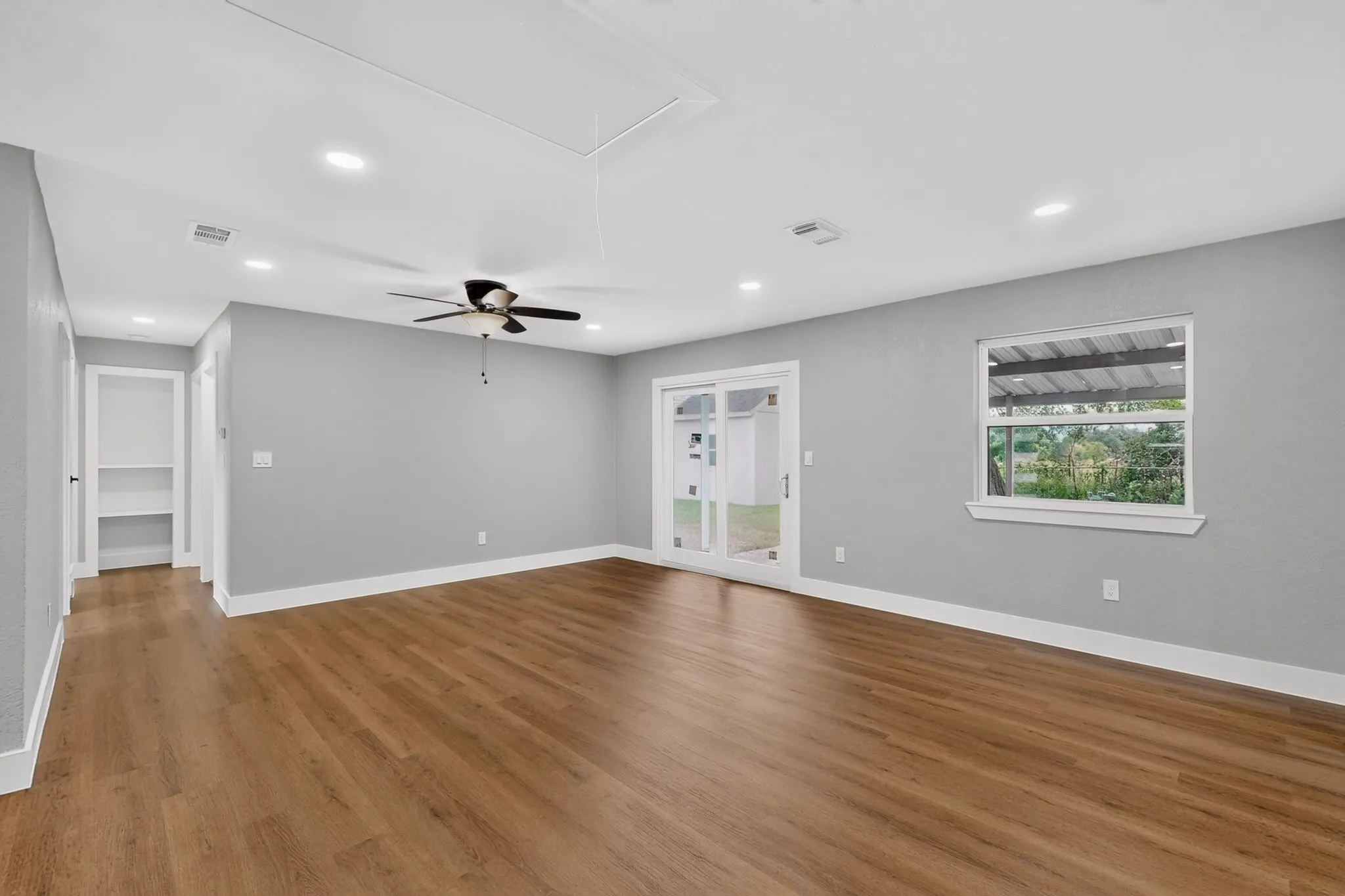 Single Family Residence For Sale in Dallas County , 4819 Navajo Trail, Balch Springs, Texas 75180, 4 Bedroom, 2 Bathroom, Garage spaces, 1,346 Sqft, built in 1966, mls#21314985, Real Estate Agent in Balch Springs, Homes For Sale in Dallas county, Homes For Sale in Balch Springs, Realtor in Balch Springs Texas, Real Estate Brokerage Independent Realty Texas, Luminita Cordes Realtor
