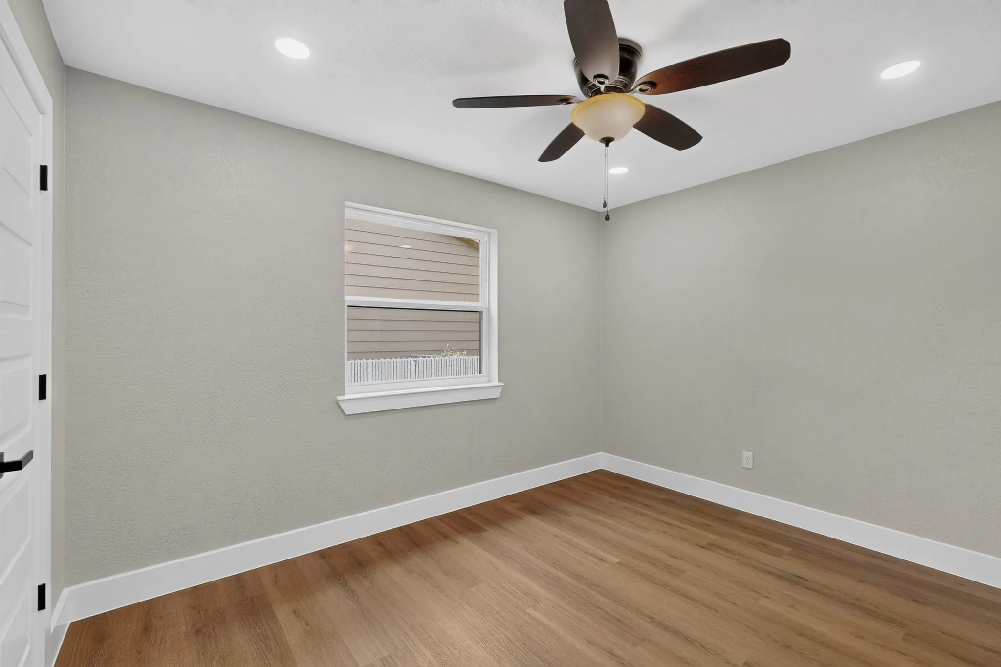 Single Family Residence For Sale in Dallas County , 4819 Navajo Trail, Balch Springs, Texas 75180, 4 Bedroom, 2 Bathroom, Garage spaces, 1,346 Sqft, built in 1966, mls#21314985, Real Estate Agent in Balch Springs, Homes For Sale in Dallas county, Homes For Sale in Balch Springs, Realtor in Balch Springs Texas, Real Estate Brokerage Independent Realty Texas, Luminita Cordes Realtor