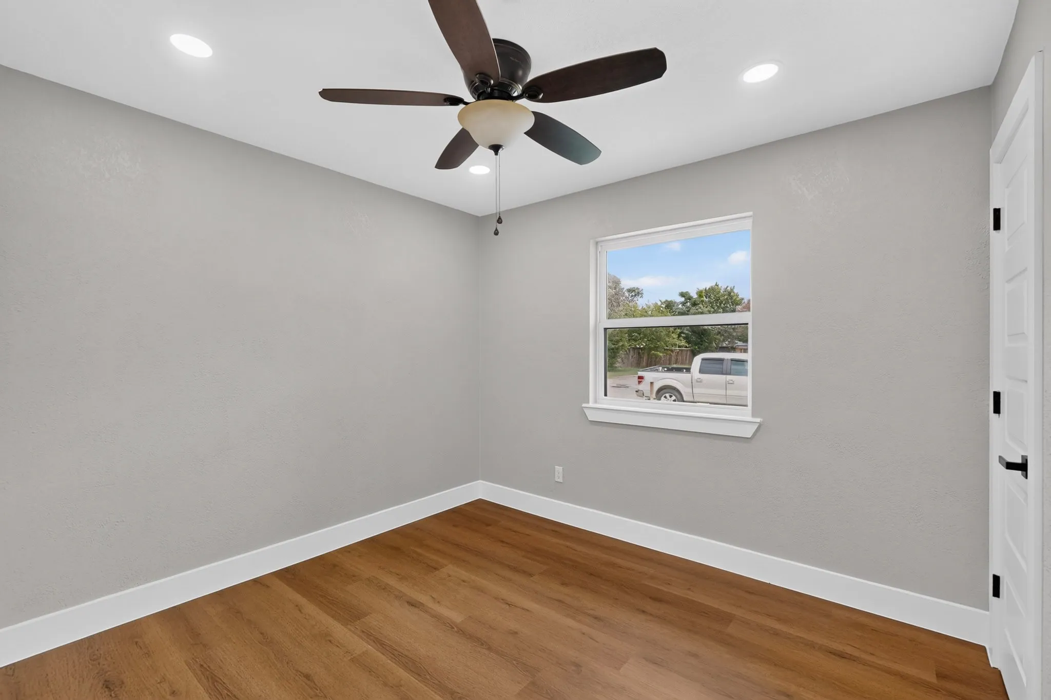 Single Family Residence For Sale in Dallas County , 4819 Navajo Trail, Balch Springs, Texas 75180, 4 Bedroom, 2 Bathroom, Garage spaces, 1,346 Sqft, built in 1966, mls#21314985, Real Estate Agent in Balch Springs, Homes For Sale in Dallas county, Homes For Sale in Balch Springs, Realtor in Balch Springs Texas, Real Estate Brokerage Independent Realty Texas, Luminita Cordes Realtor