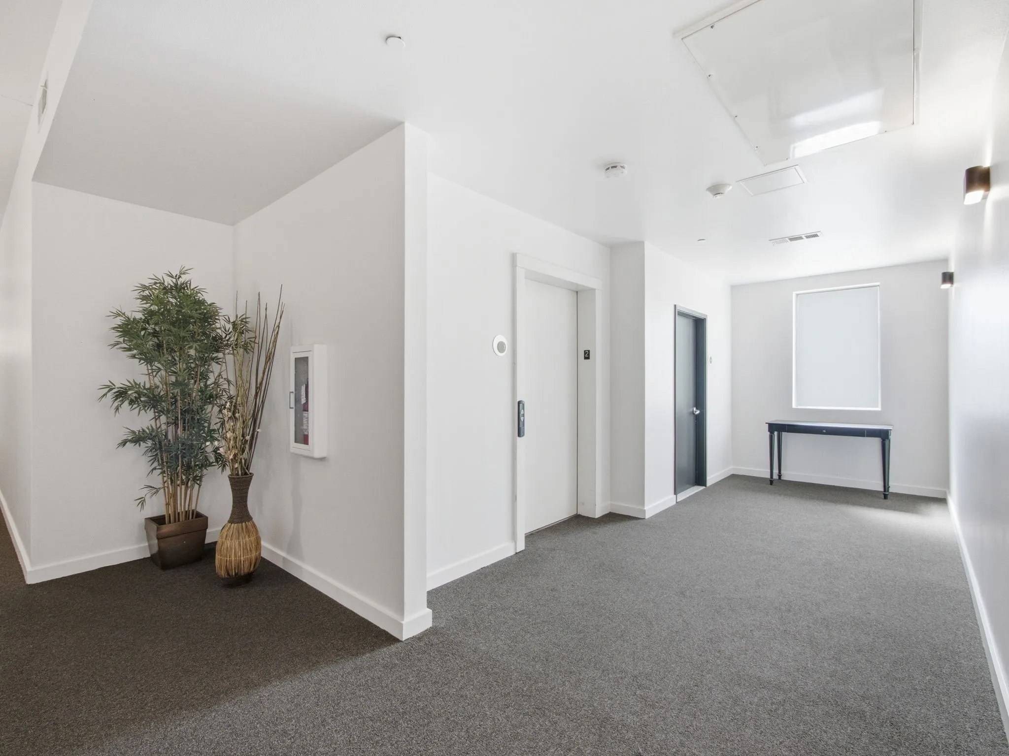 Condominium For Sale in Dallas County , 3015 Bryan Street 2F, Dallas, Texas 75204, 1 Bedroom, 2 Bathroom, 2 Garage spaces, 933 Sqft, built in 2004, mls#21314976, Real Estate Agent in Dallas, Homes For Sale in Dallas county, Homes For Sale in Dallas, Realtor in Dallas Texas, Real Estate Brokerage Independent Realty Texas, Luminita Cordes Realtor