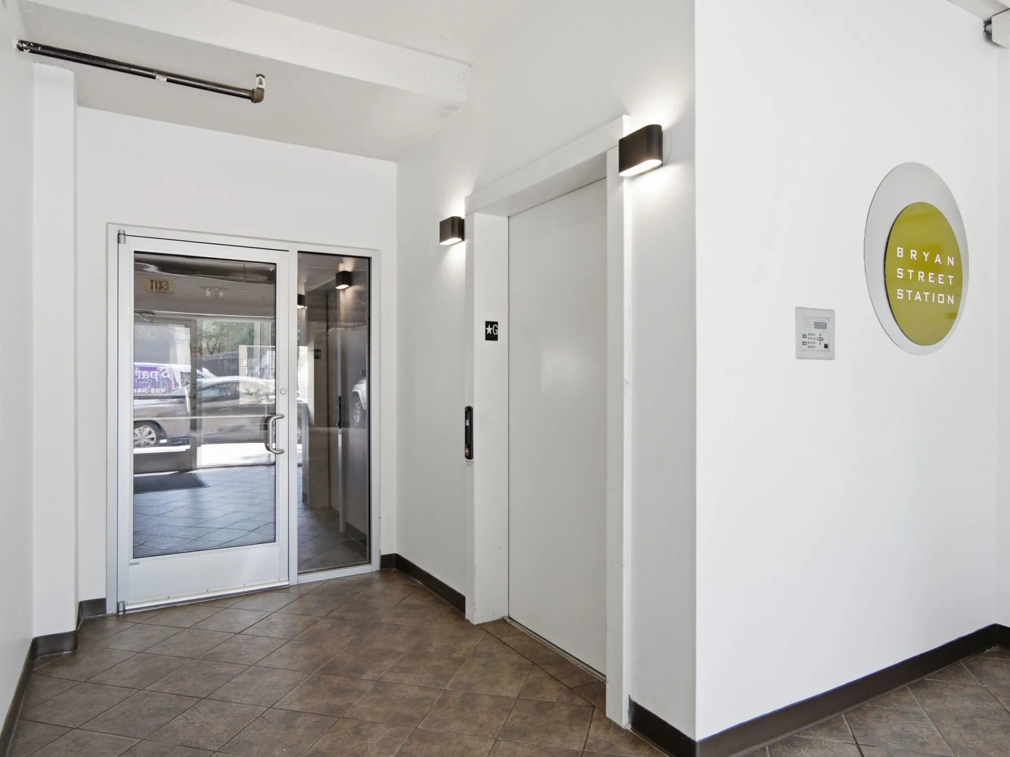 Condominium For Sale in Dallas County , 3015 Bryan Street 2F, Dallas, Texas 75204, 1 Bedroom, 2 Bathroom, 2 Garage spaces, 933 Sqft, built in 2004, mls#21314976, Real Estate Agent in Dallas, Homes For Sale in Dallas county, Homes For Sale in Dallas, Realtor in Dallas Texas, Real Estate Brokerage Independent Realty Texas, Luminita Cordes Realtor