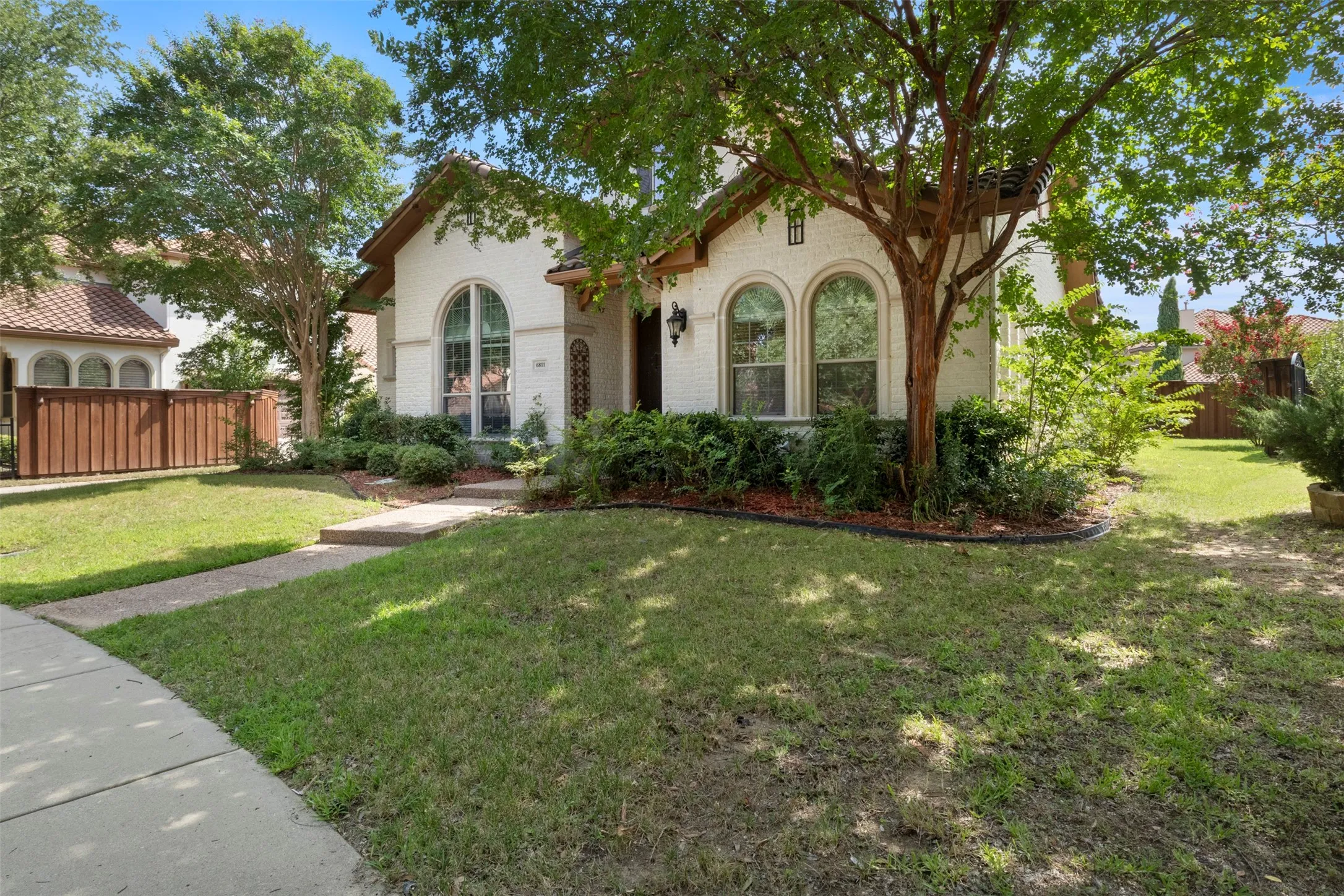 Single Family Residence For Sale in Dallas County , 6811 San Fernando, Irving, Texas 75039, 4 Bedroom, 3 Bathroom, 2 Garage spaces, 2,857 Sqft, built in 2005, mls#21300749, Real Estate Agent in Irving, Homes For Sale in Dallas county, Homes For Sale in Irving, Realtor in Irving Texas, Real Estate Brokerage Independent Realty Texas, Luminita Cordes Realtor