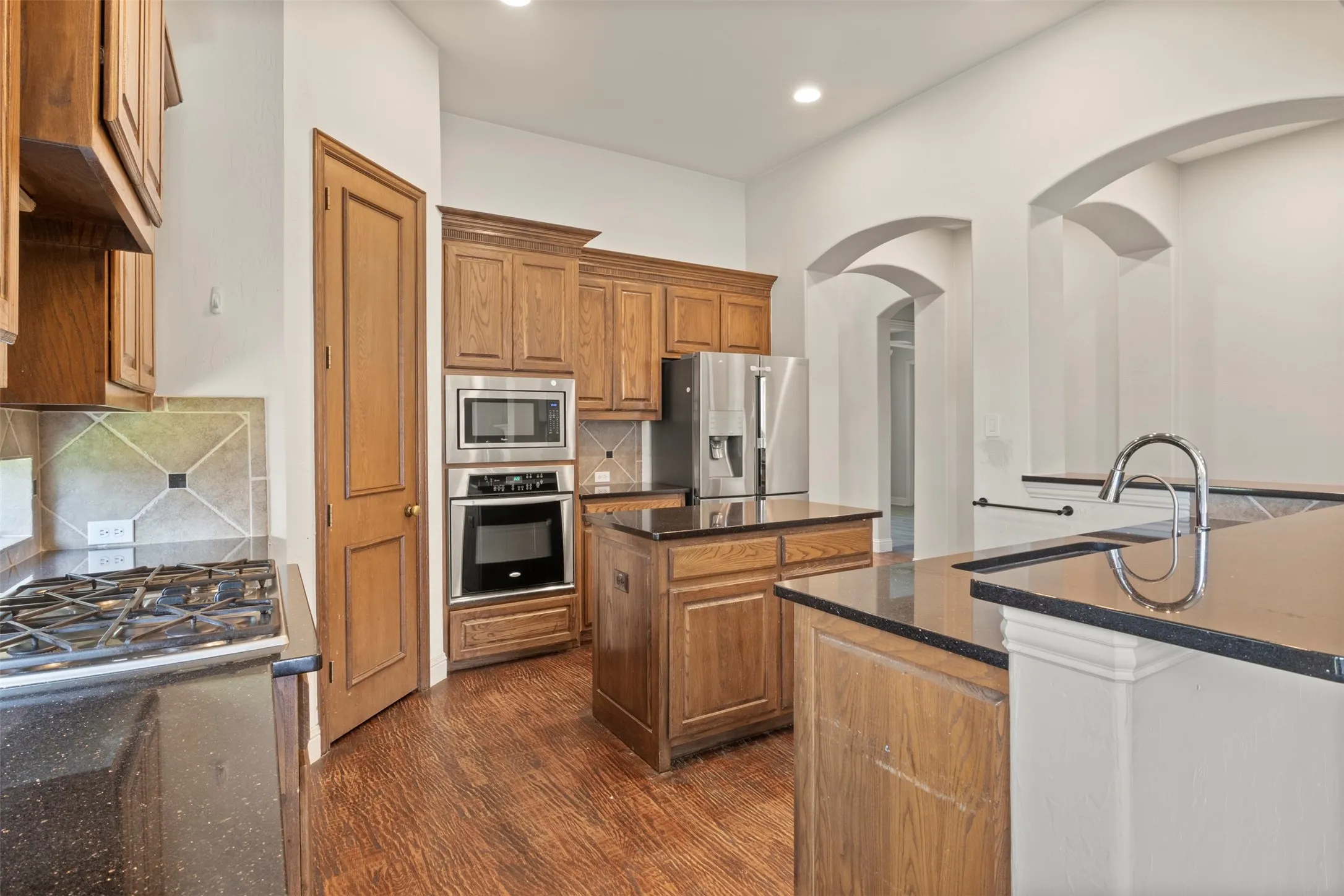 Single Family Residence For Sale in Dallas County , 6811 San Fernando, Irving, Texas 75039, 4 Bedroom, 3 Bathroom, 2 Garage spaces, 2,857 Sqft, built in 2005, mls#21300749, Real Estate Agent in Irving, Homes For Sale in Dallas county, Homes For Sale in Irving, Realtor in Irving Texas, Real Estate Brokerage Independent Realty Texas, Luminita Cordes Realtor
