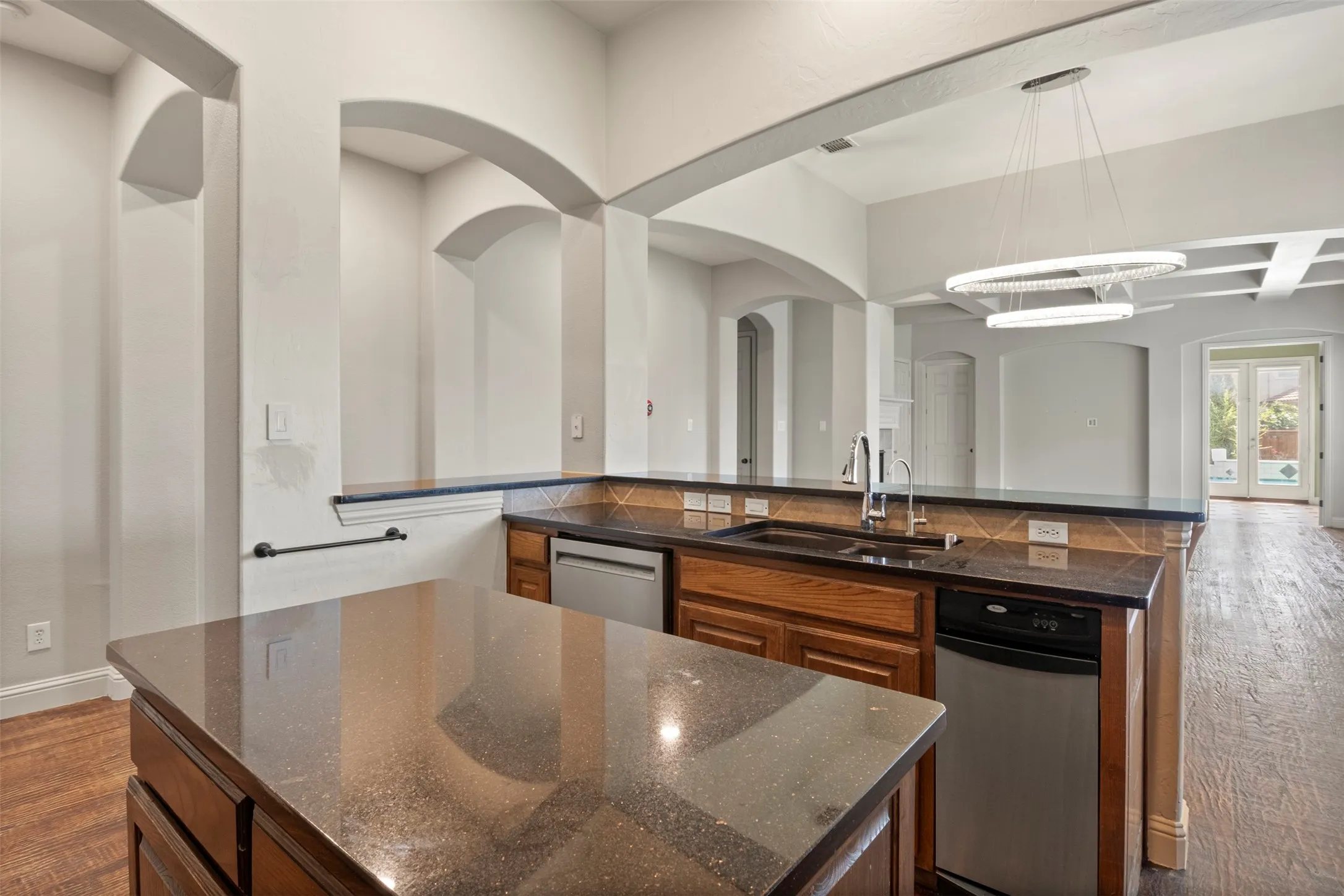 Single Family Residence For Sale in Dallas County , 6811 San Fernando, Irving, Texas 75039, 4 Bedroom, 3 Bathroom, 2 Garage spaces, 2,857 Sqft, built in 2005, mls#21300749, Real Estate Agent in Irving, Homes For Sale in Dallas county, Homes For Sale in Irving, Realtor in Irving Texas, Real Estate Brokerage Independent Realty Texas, Luminita Cordes Realtor